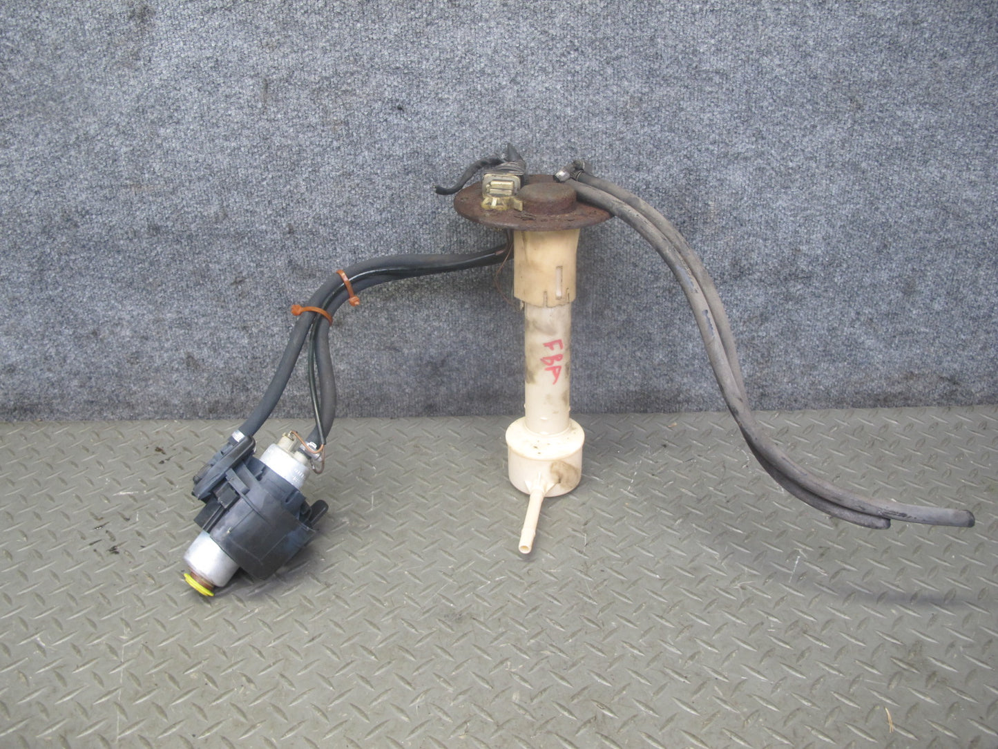94-95 BMW E32 E34 740i 540i M60 Fuel Pump Sending Unit Assembly OEM