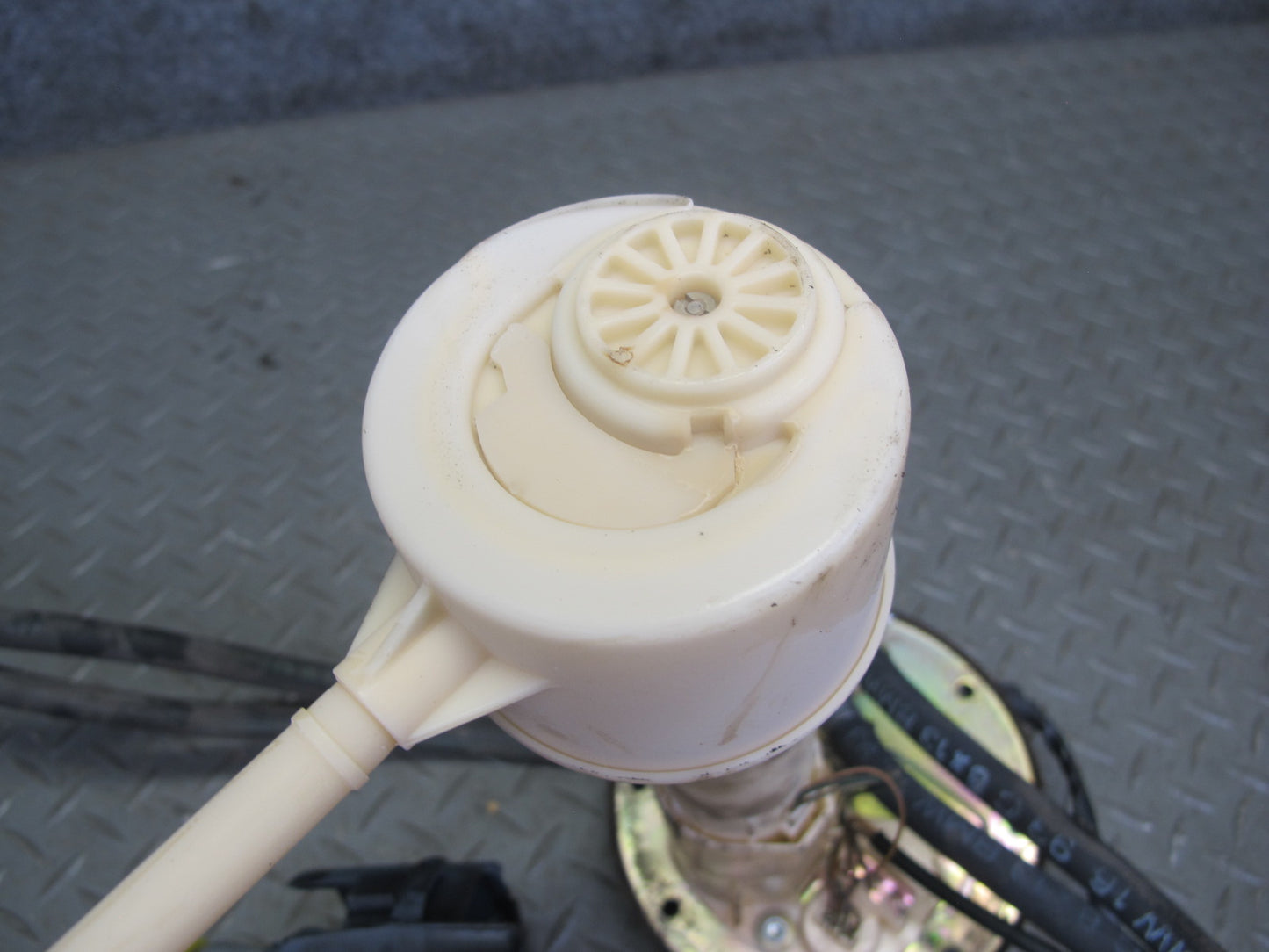 94-95 BMW E32 E34 740i 540i M60 Fuel Pump Sending Unit Assembly OEM