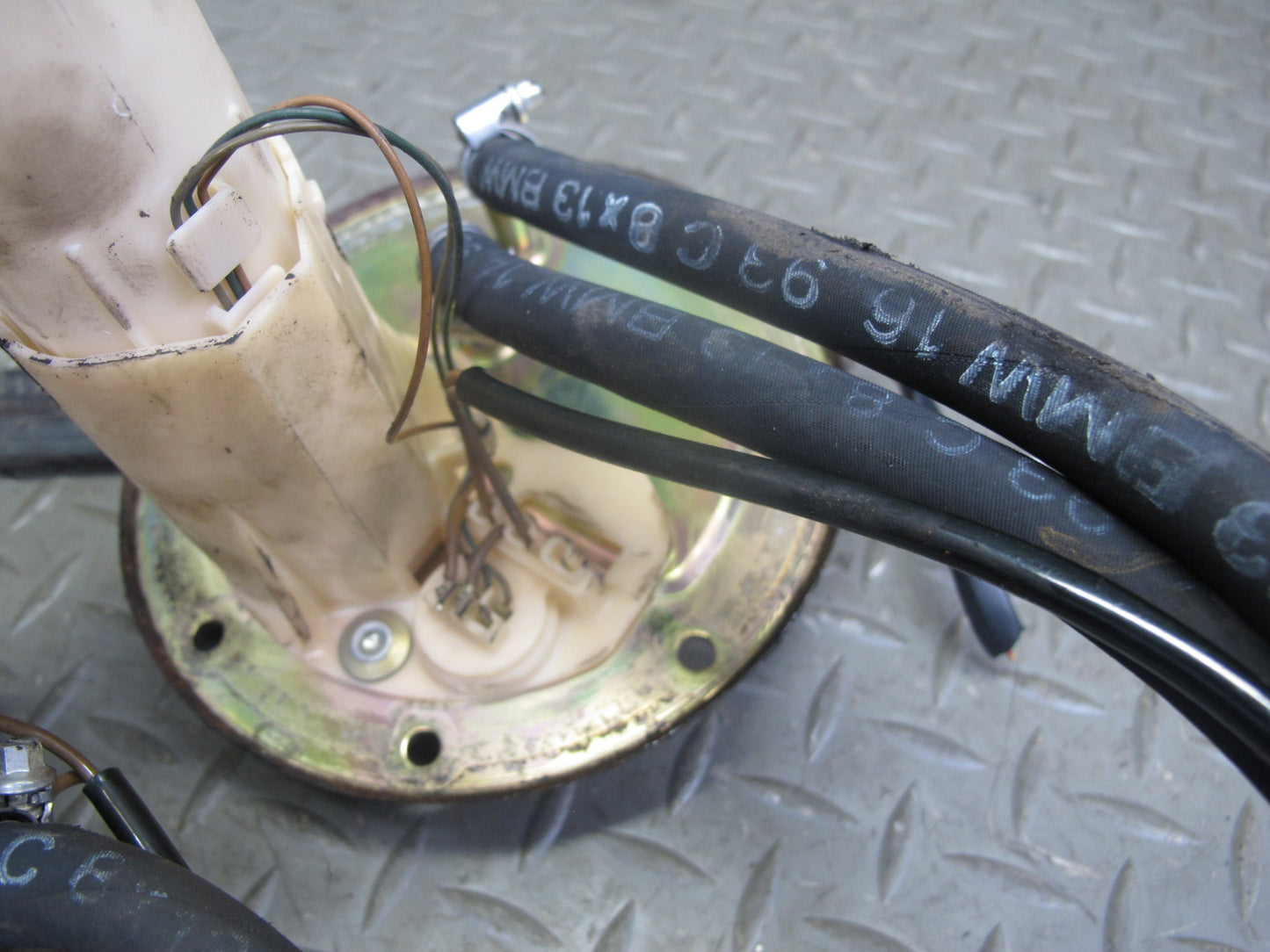 94-95 BMW E32 E34 740i 540i M60 Fuel Pump Sending Unit Assembly OEM
