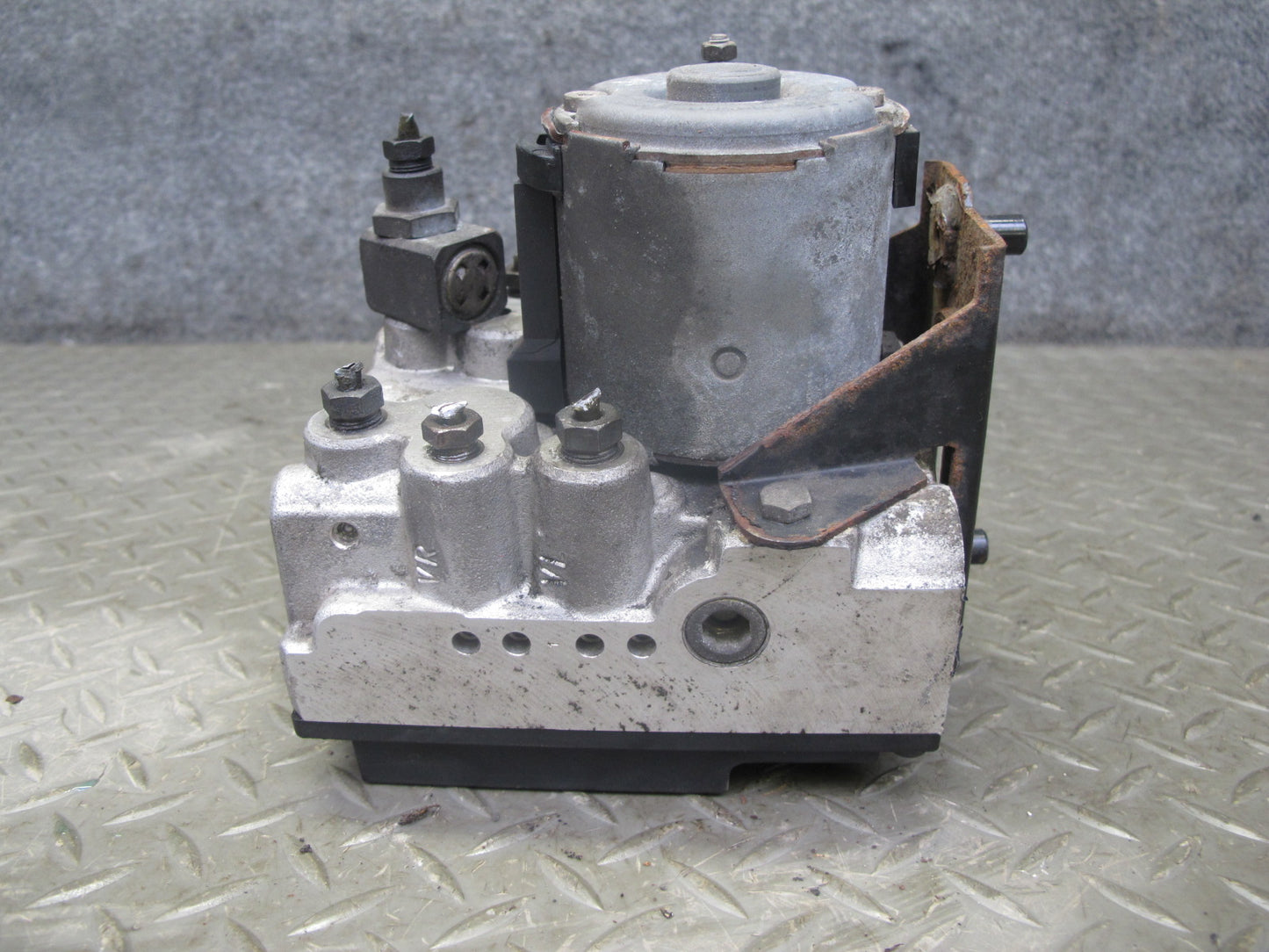 94-95 BMW E34 540i Asc+t Anti Lock Brake ABS Pump Module 1090910 OEM