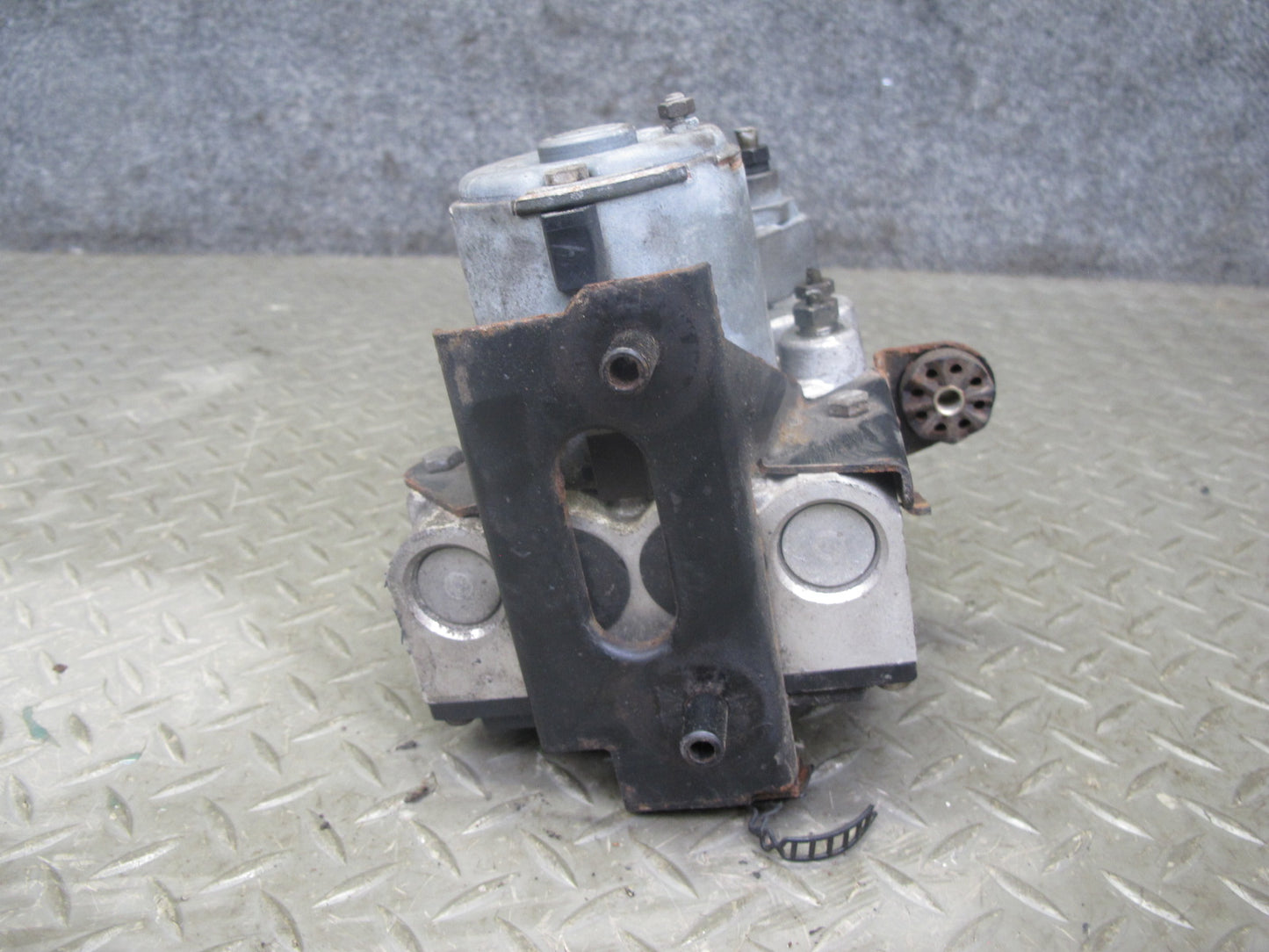 94-95 BMW E34 540i Asc+t Anti Lock Brake ABS Pump Module 1090910 OEM