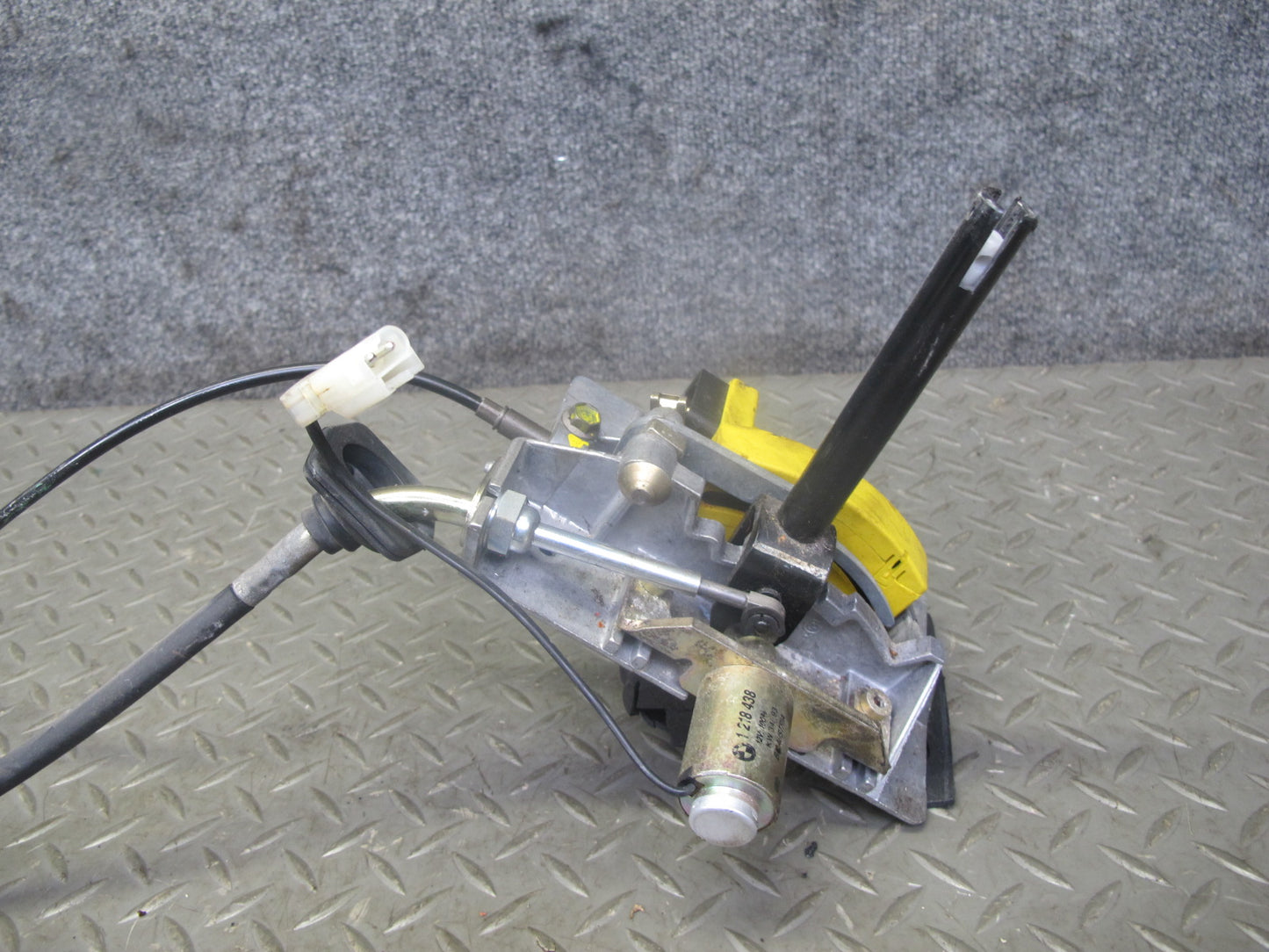 94-95 BMW E32 E34 740i 540i A/T Automatic Transmission Gearshifter w Cable OEM