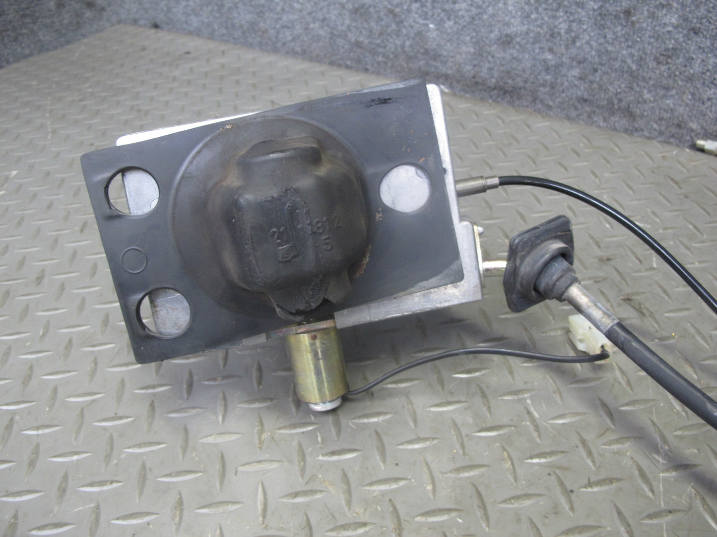 94-95 BMW E32 E34 740i 540i A/T Automatic Transmission Gearshifter w Cable OEM