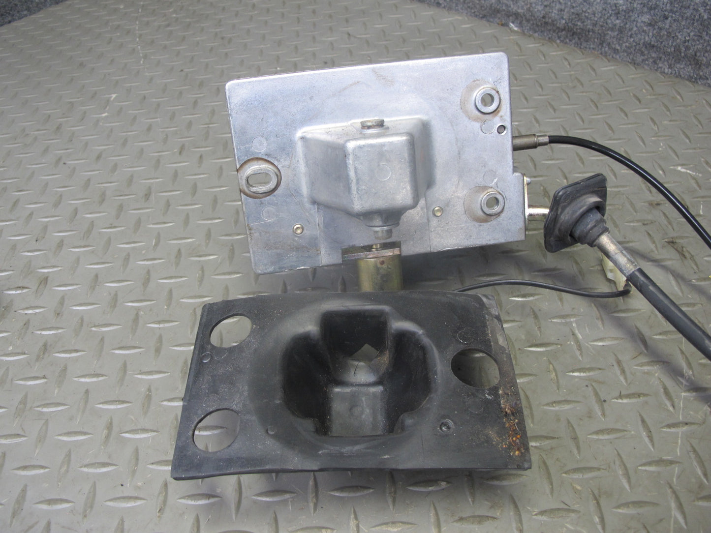 94-95 BMW E32 E34 740i 540i A/T Automatic Transmission Gearshifter w Cable OEM
