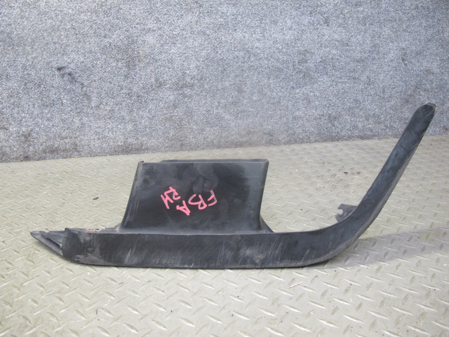 94-95 BMW E34 530i 540i M60 Set of 2 Front Bumper Left & Right Air Duct OEM