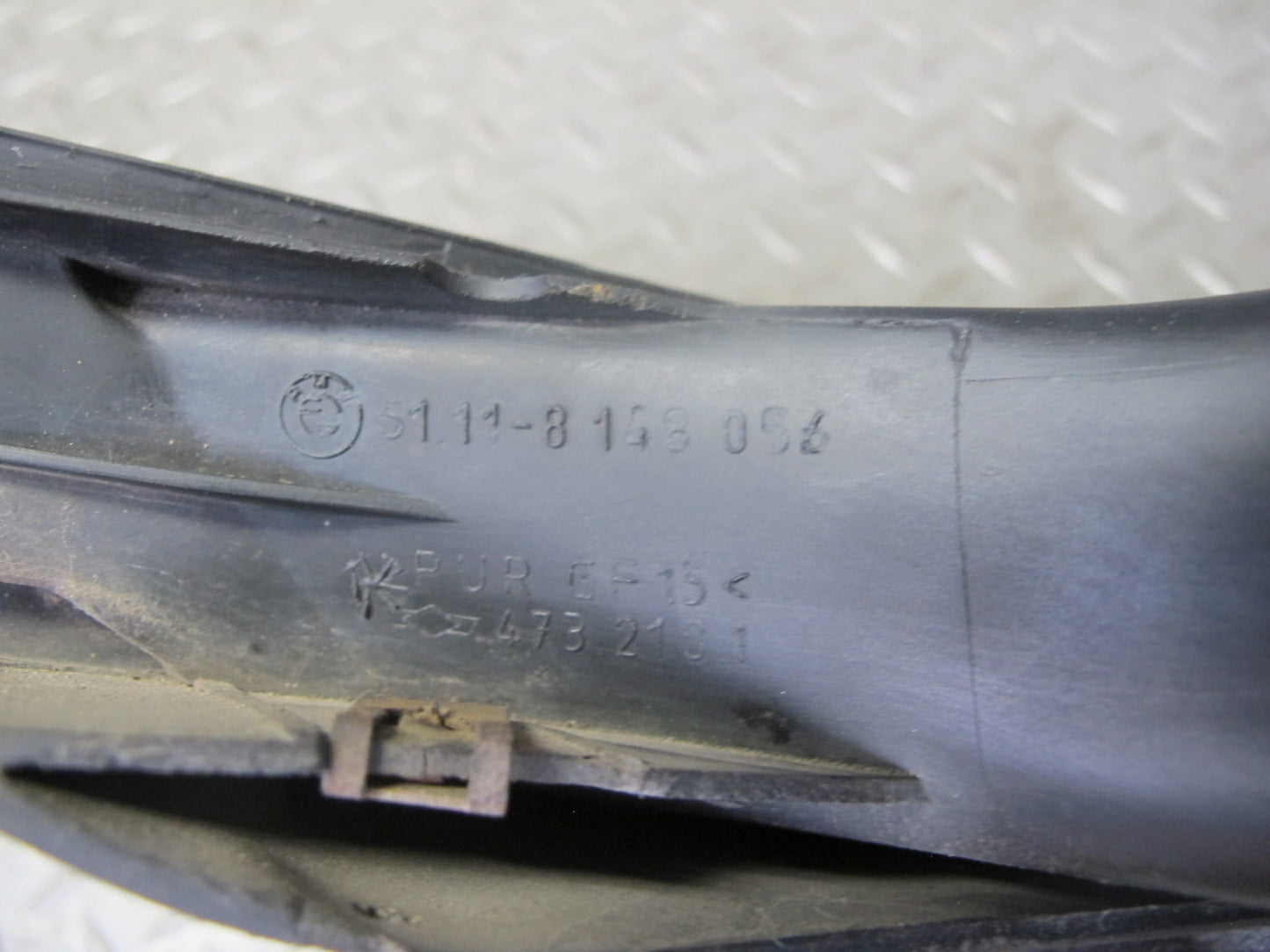 94-95 BMW E34 530i 540i M60 Set of 2 Front Bumper Left & Right Air Duct OEM
