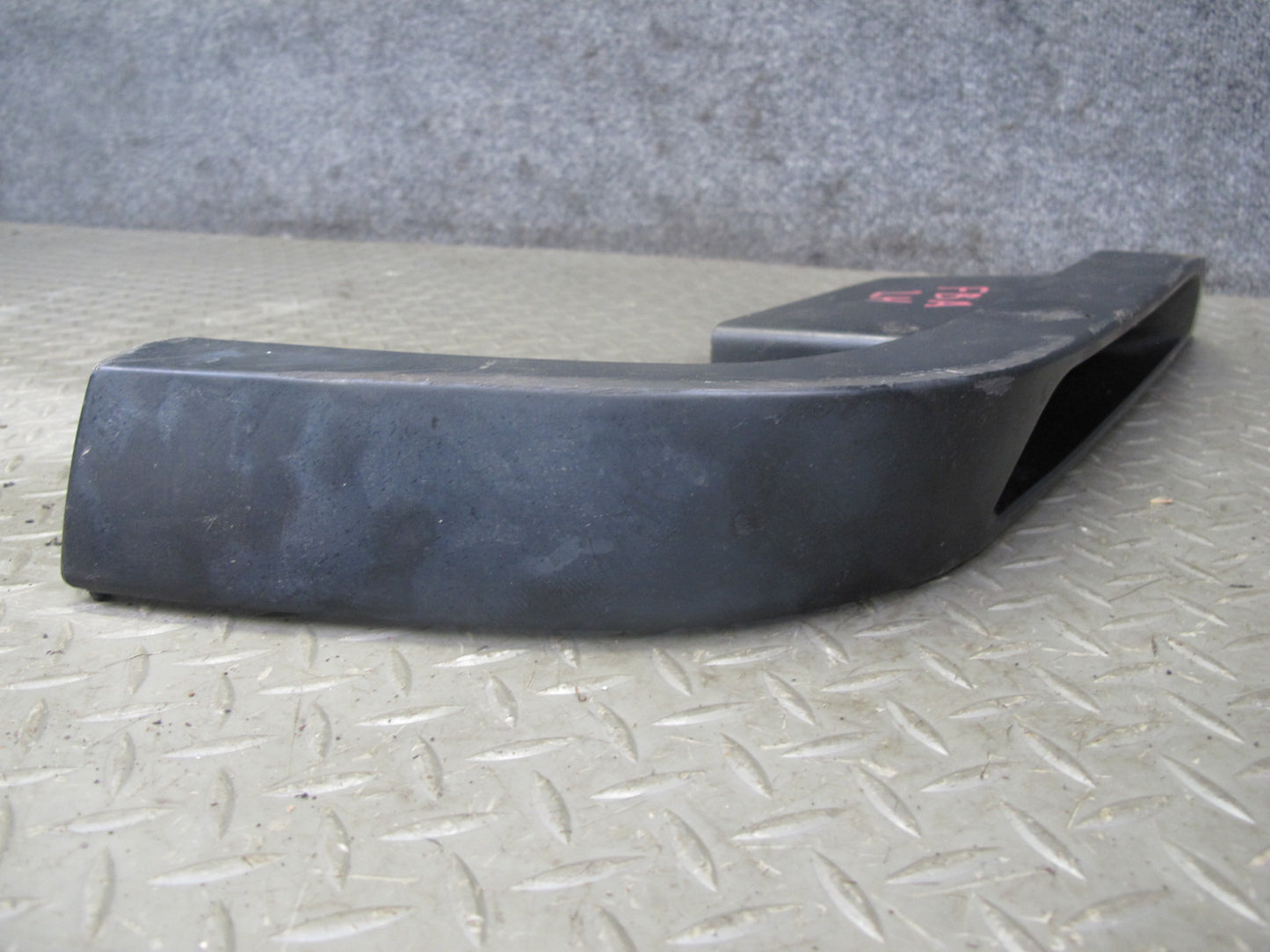 94-95 BMW E34 530i 540i M60 Set of 2 Front Bumper Left & Right Air Duct OEM
