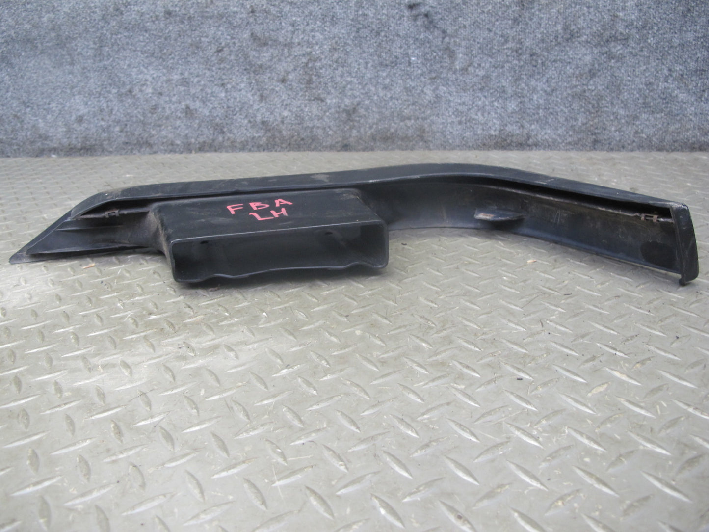 94-95 BMW E34 530i 540i M60 Set of 2 Front Bumper Left & Right Air Duct OEM