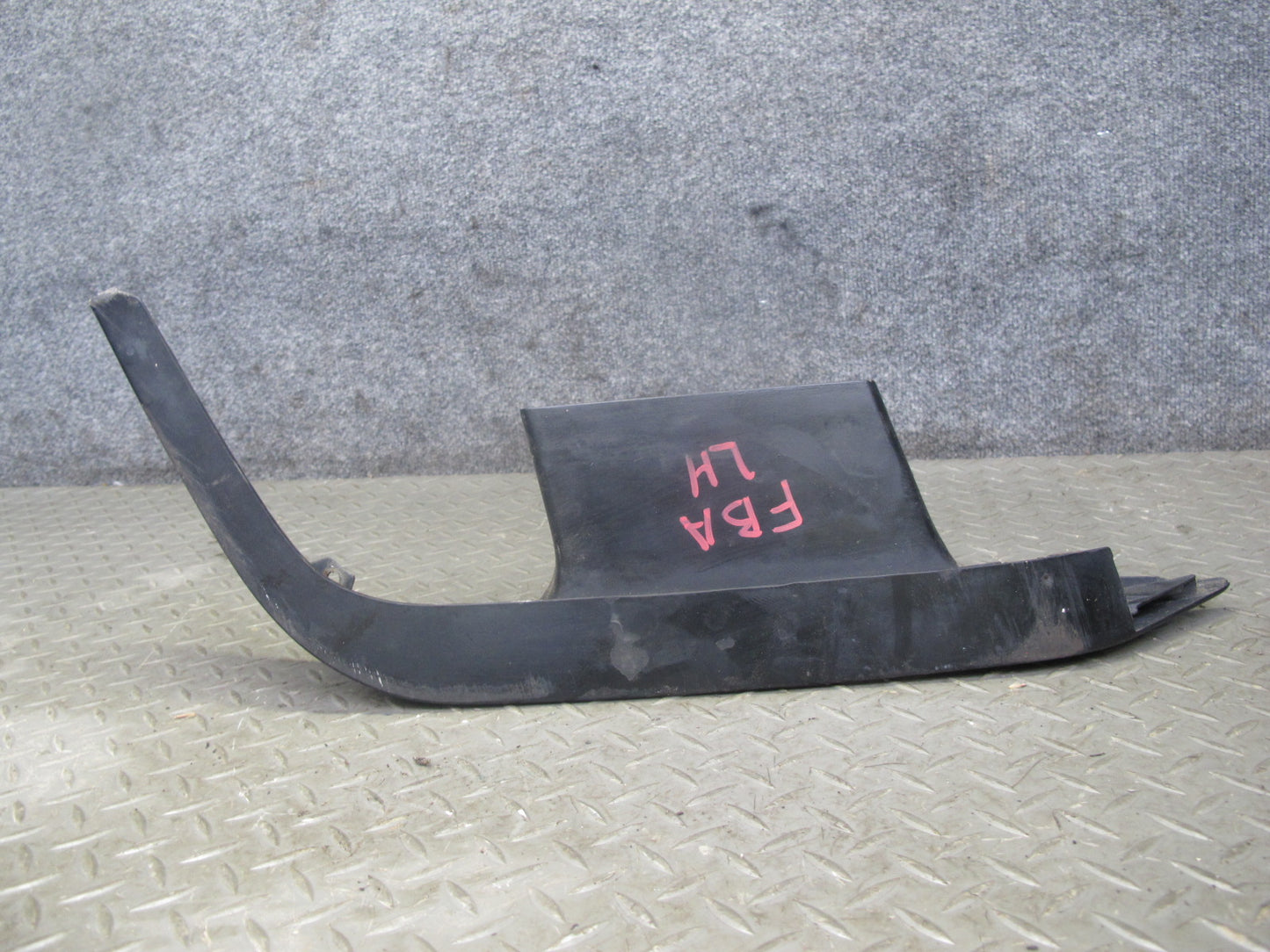 94-95 BMW E34 530i 540i M60 Set of 2 Front Bumper Left & Right Air Duct OEM