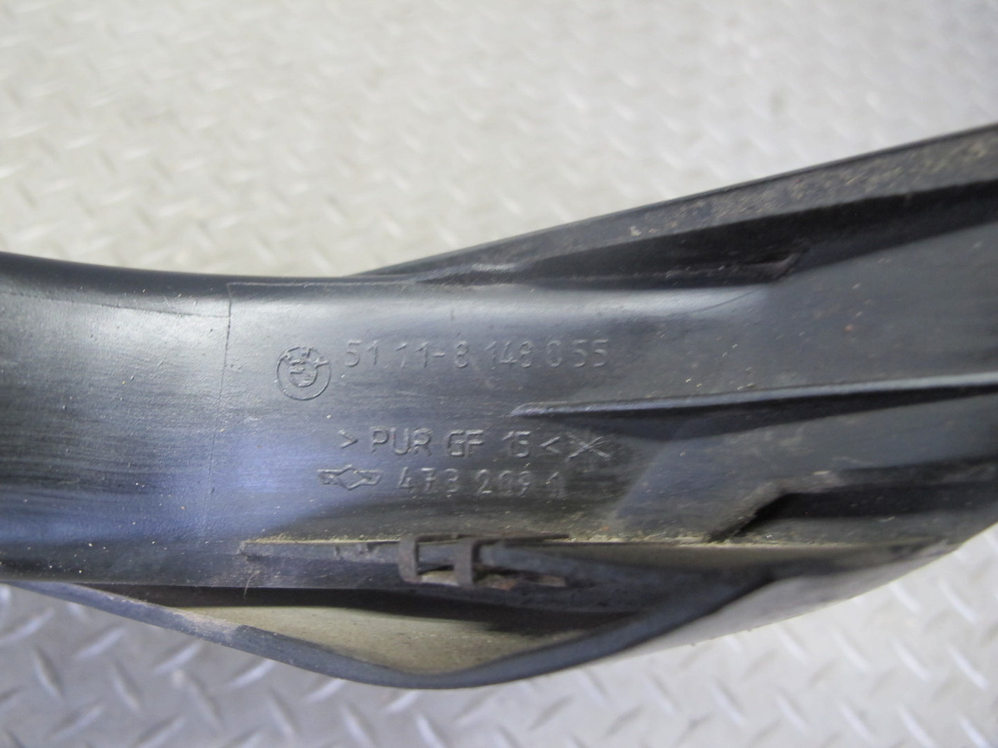 94-95 BMW E34 530i 540i M60 Set of 2 Front Bumper Left & Right Air Duct OEM