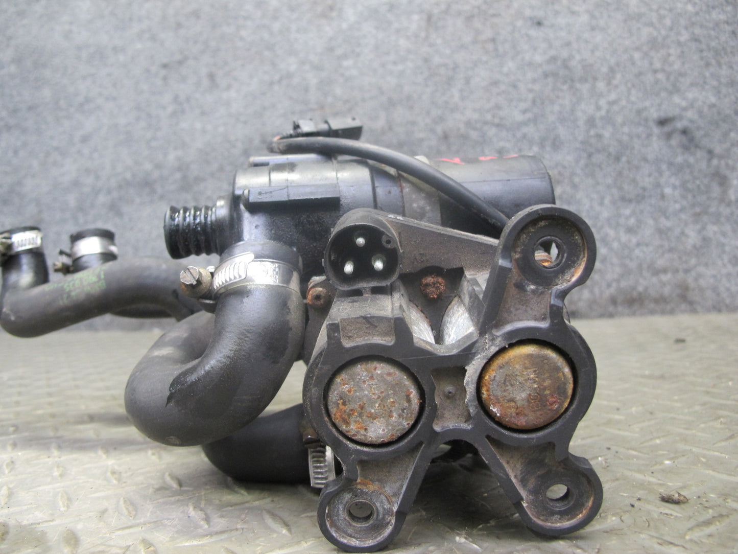94-95 BMW E32 E34 M60 Heater Water Valve w Additional Water Pump & Hoses OEM