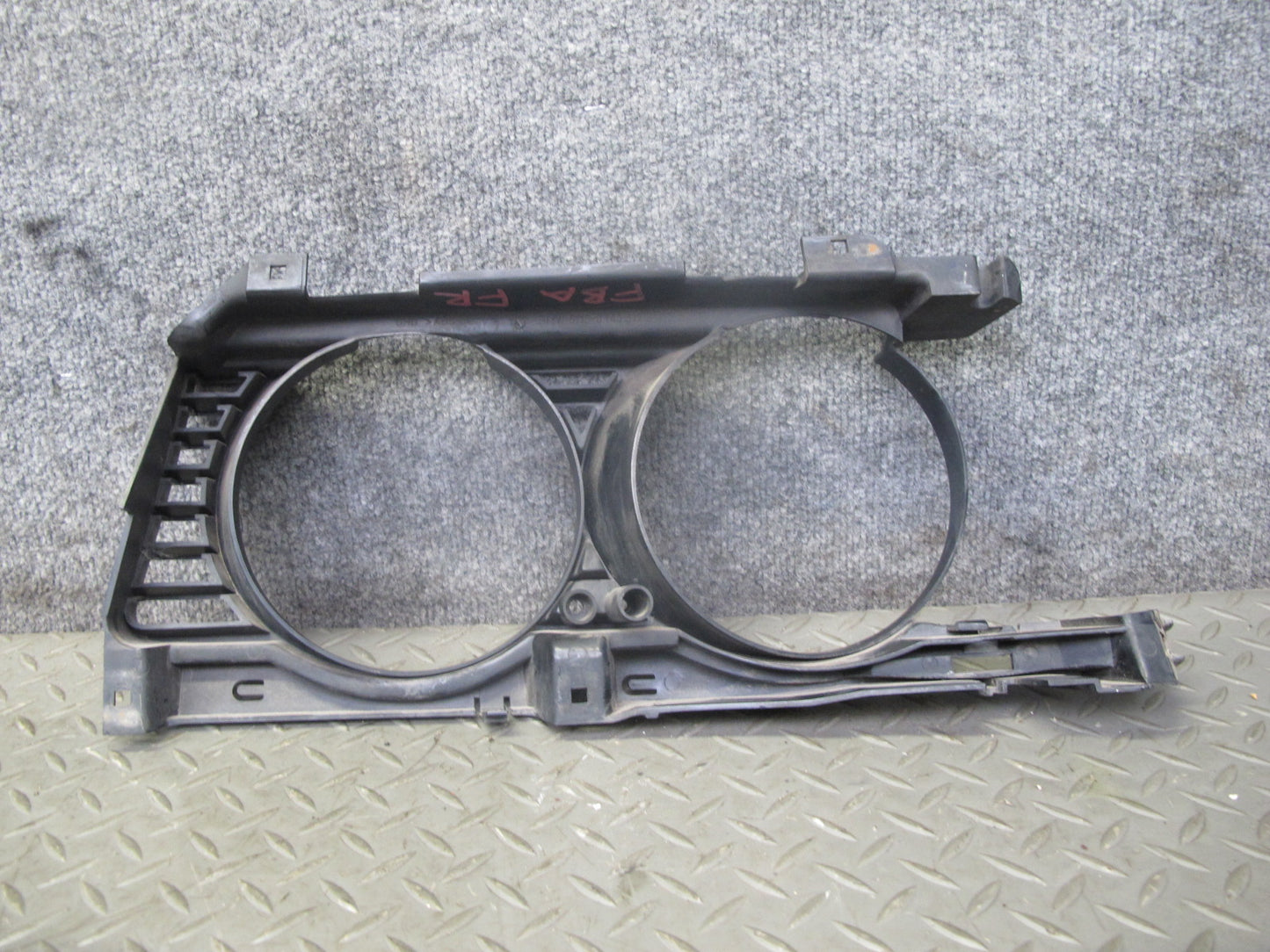 94-95 BMW E34 530i 540i M5 Set of 2 Front Left & Right Headlight Grille OEM