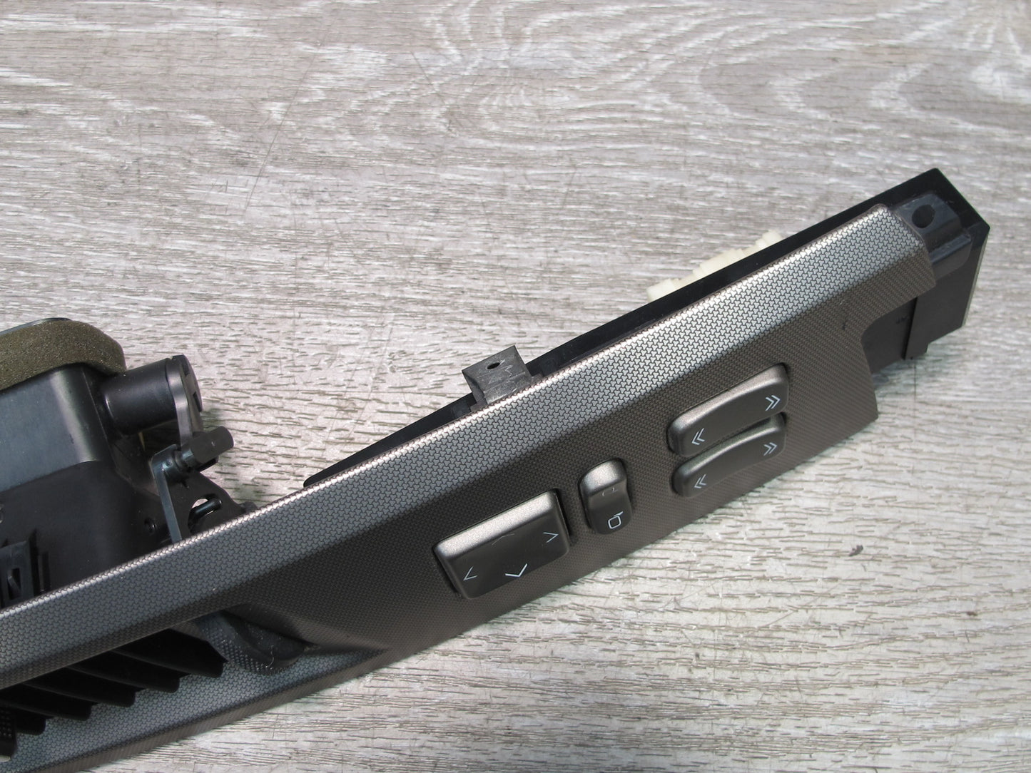 2004-2009 Cadillac XLR Left Door Air Vent Mirror Window Switch