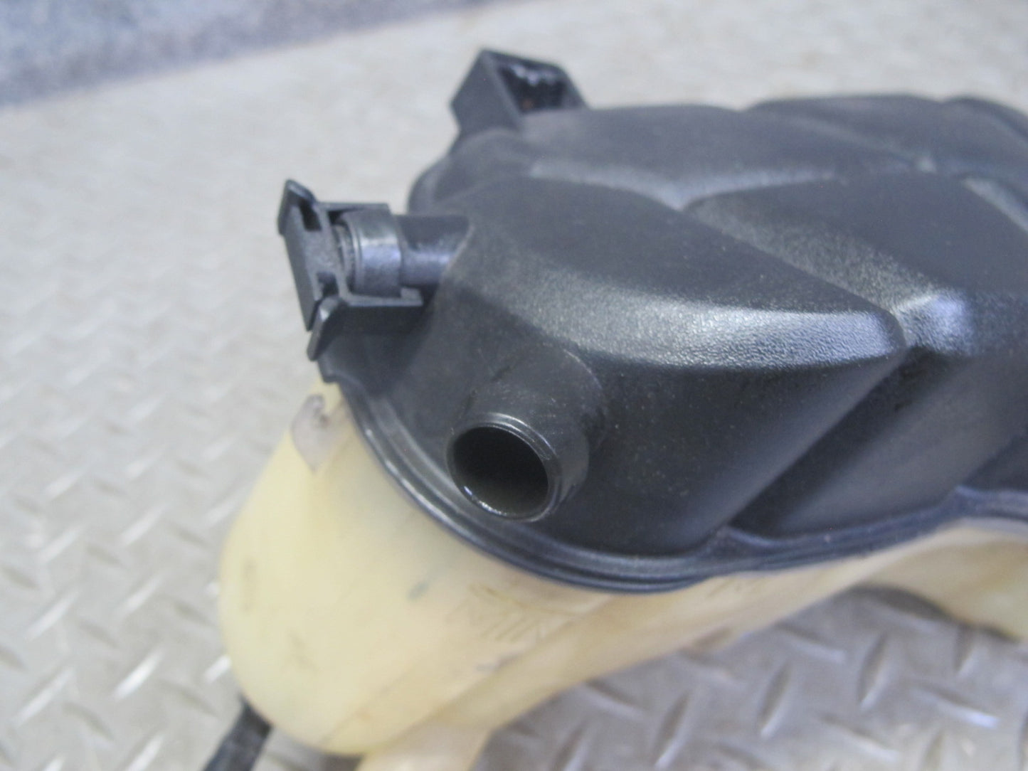 2012-2019 Range Rover Evoque L538 Engine Expansion Overflow Reservoir Tank