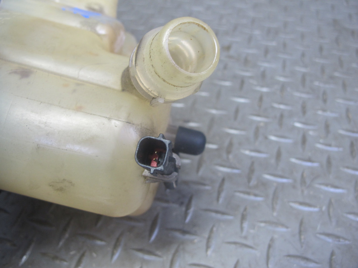 2012-2019 Range Rover Evoque L538 Engine Expansion Overflow Reservoir Tank