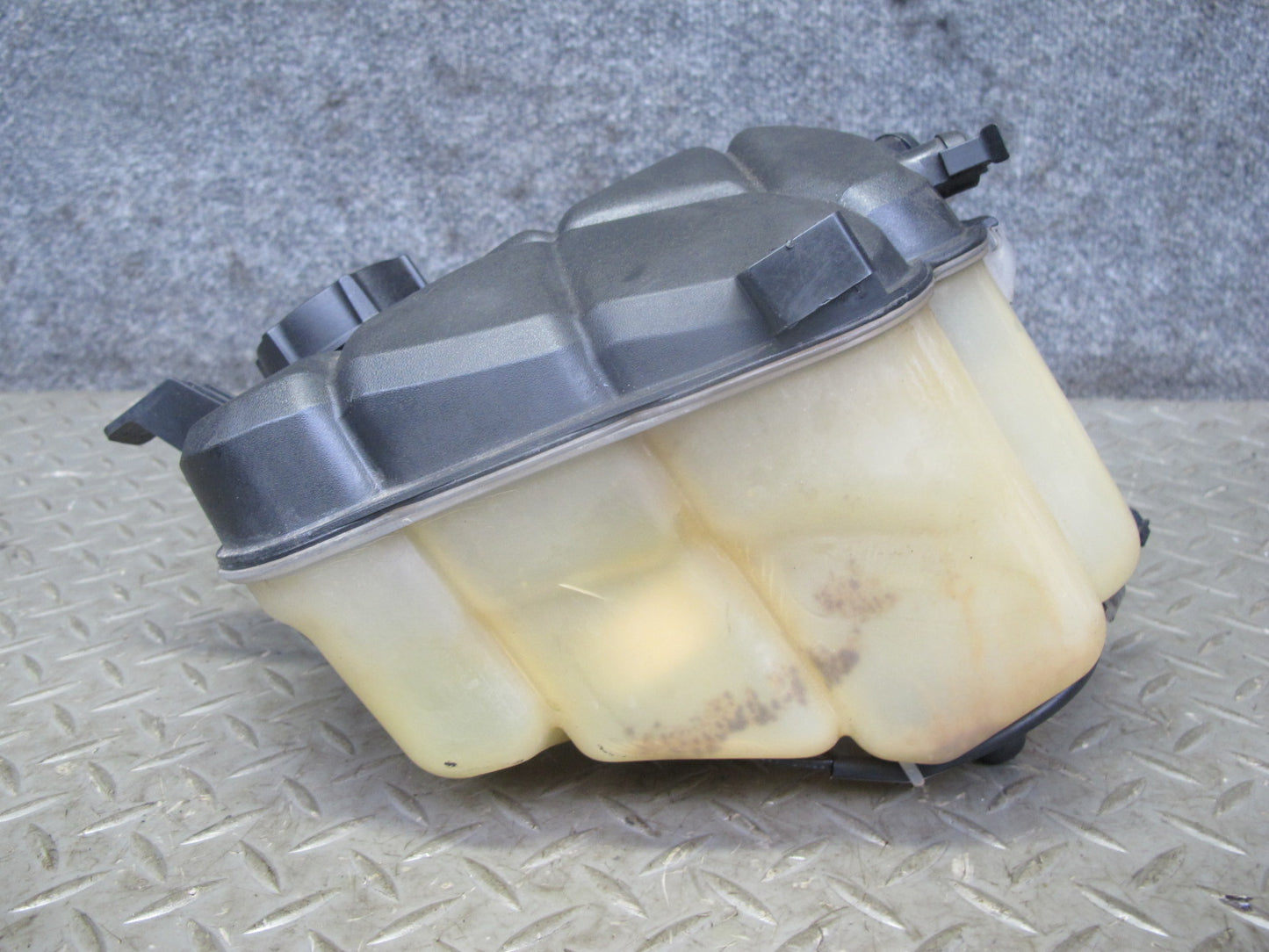2012-2019 Range Rover Evoque L538 Engine Expansion Overflow Reservoir Tank