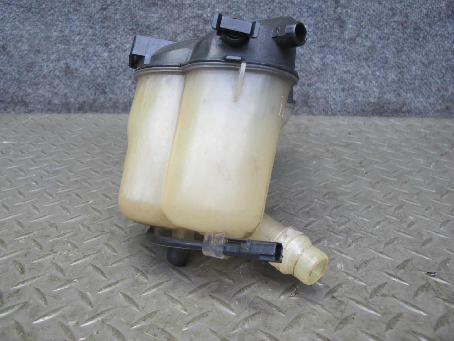 2012-2019 Range Rover Evoque L538 Engine Expansion Overflow Reservoir Tank