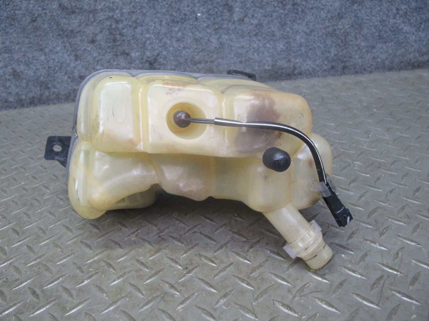 2012-2019 Range Rover Evoque L538 Engine Expansion Overflow Reservoir Tank