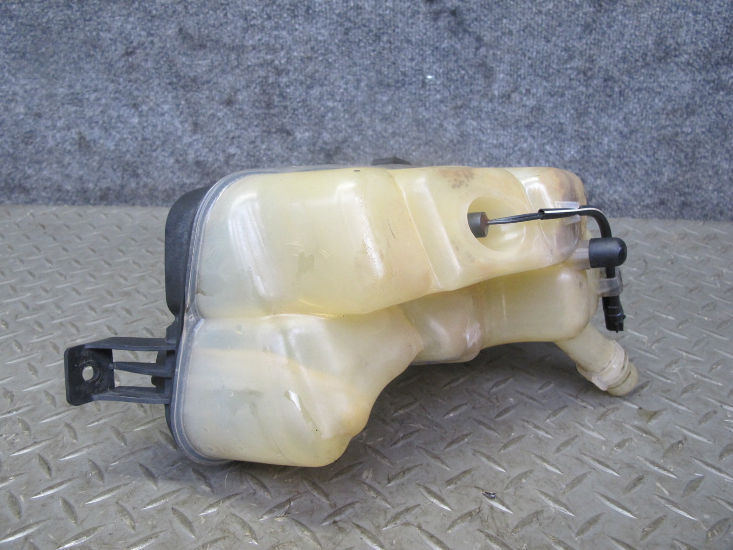 2012-2019 Range Rover Evoque L538 Engine Expansion Overflow Reservoir Tank