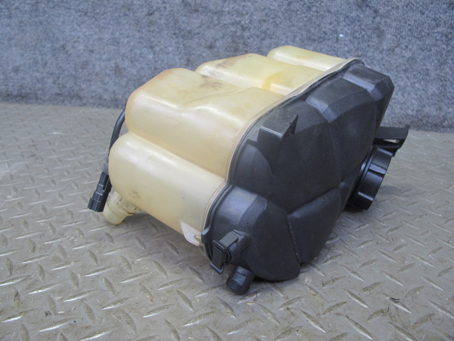 2012-2019 Range Rover Evoque L538 Engine Expansion Overflow Reservoir Tank