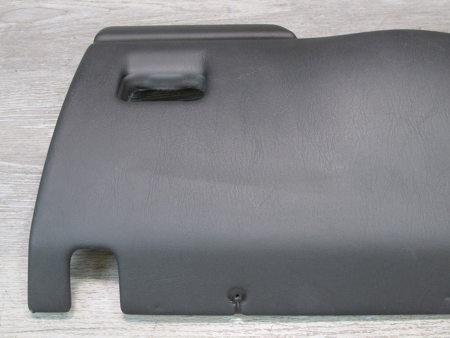 2004-2009 Cadillac XLR Dash Front Left Knee Trim Cover Panel 15246017