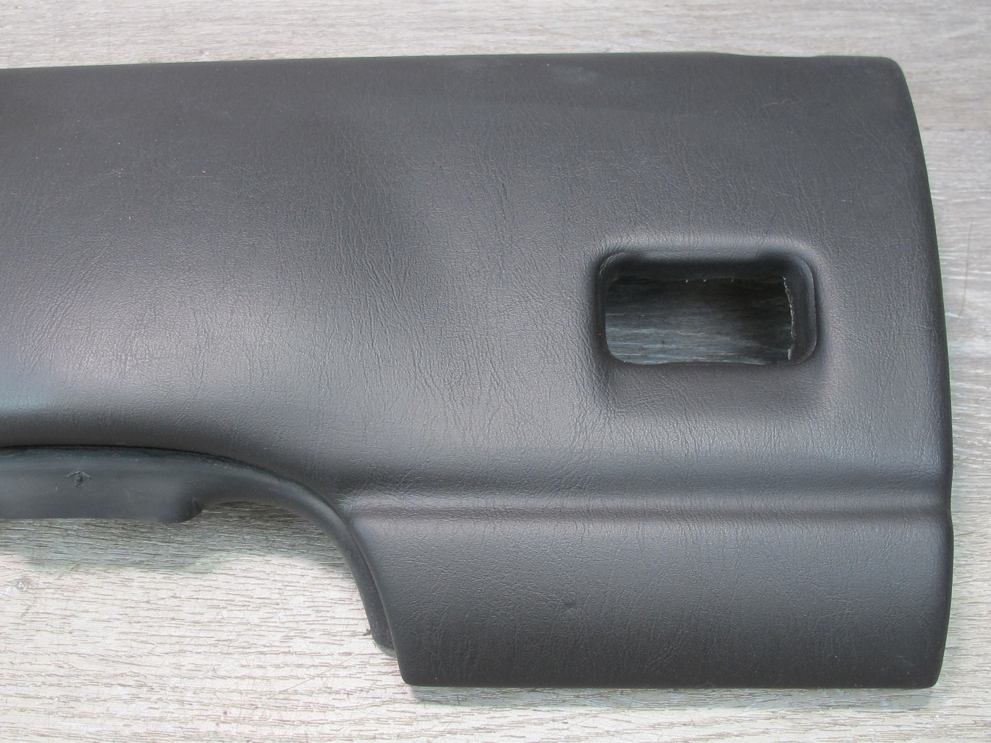 2004-2009 Cadillac XLR Dash Front Left Knee Trim Cover Panel 15246017