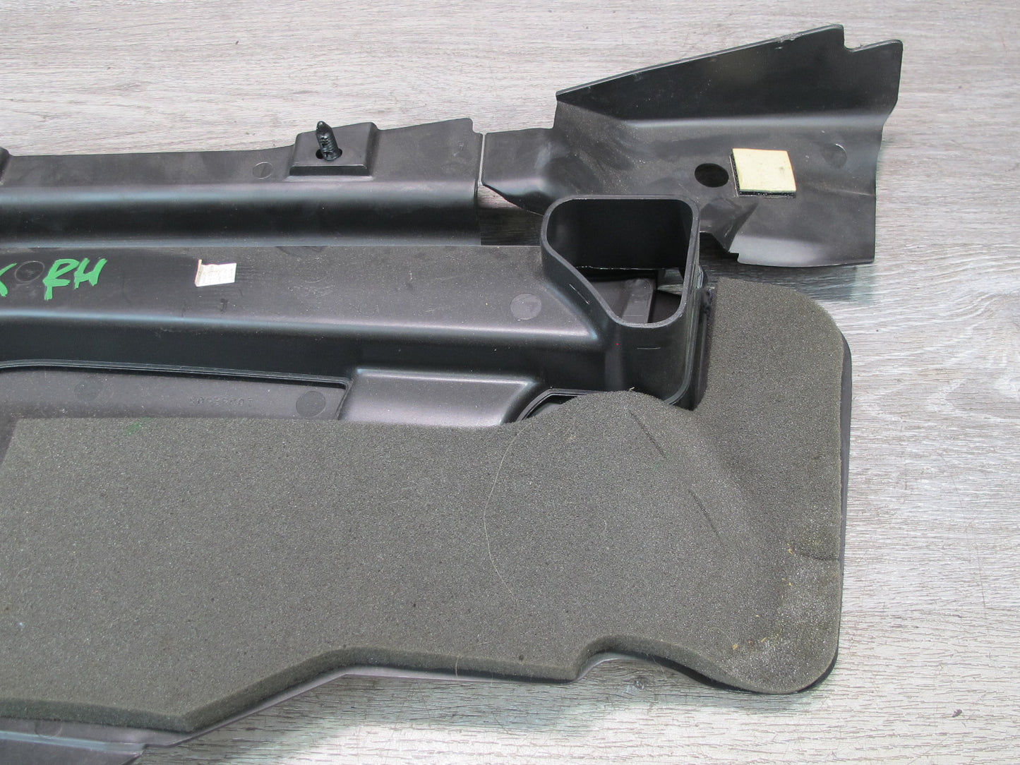 2004-2009 Cadillac XLR Under Dash Front Right Trim Panel 10342405