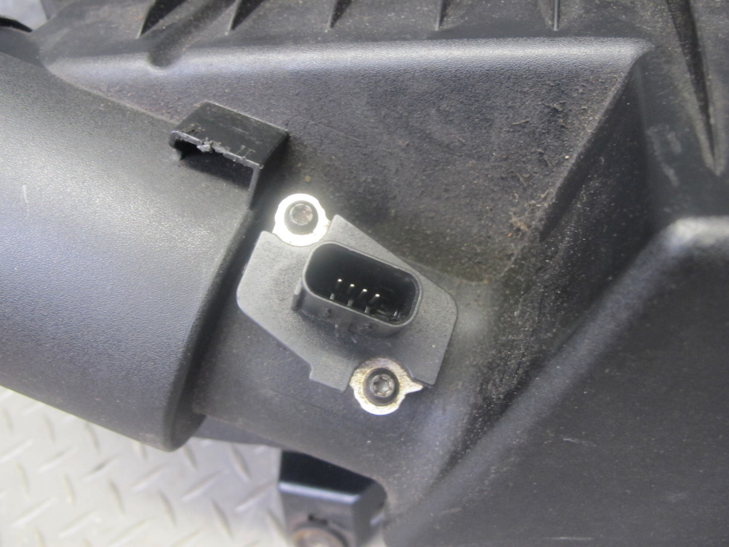 2012-2013 Range Rover Evoque L538 Air Intake Cleaner Filter Box w MAF Sensor