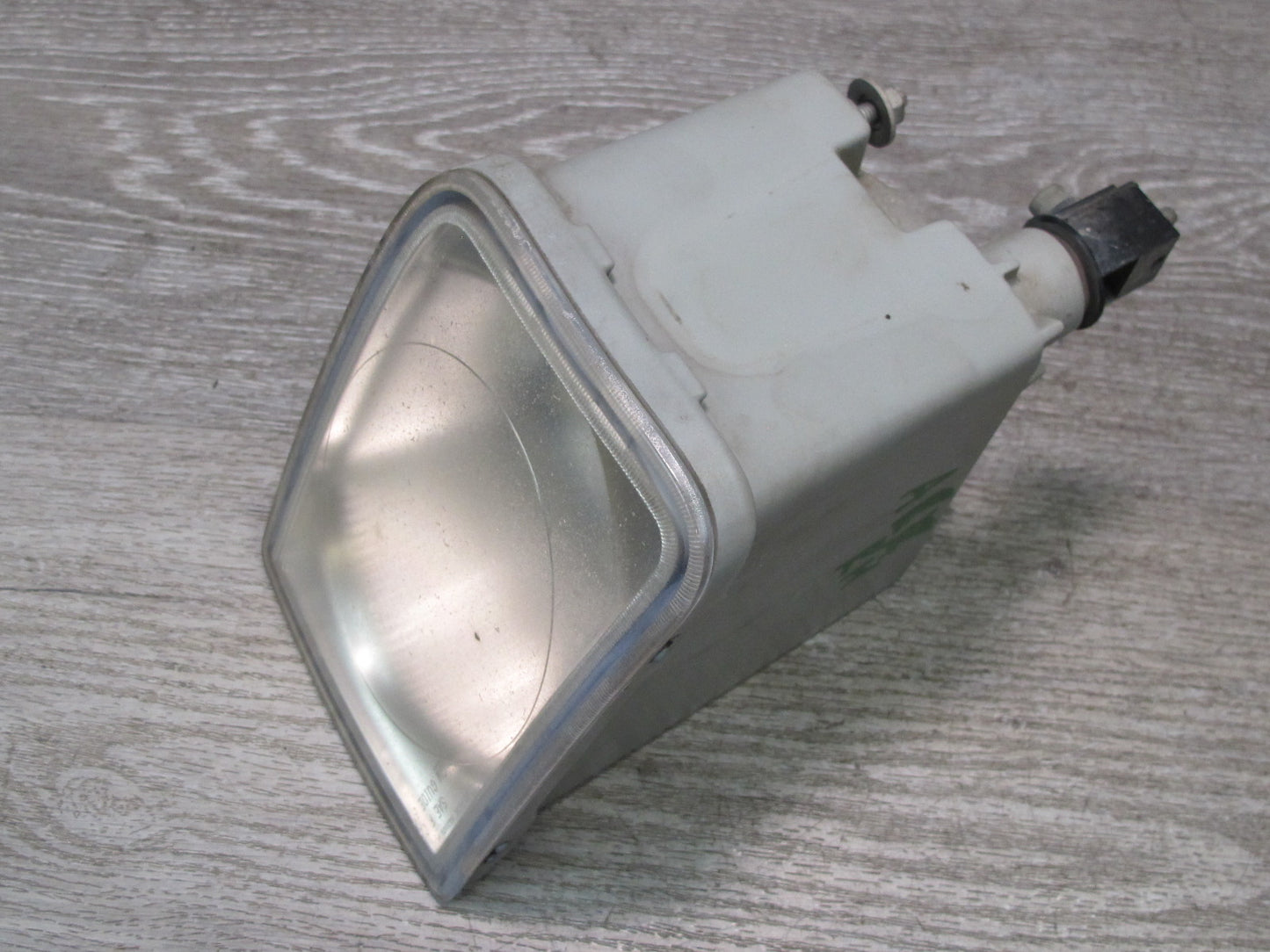 2004-2008 Cadillac XLR Front Left & Right Fog Light Lamp Set of 2
