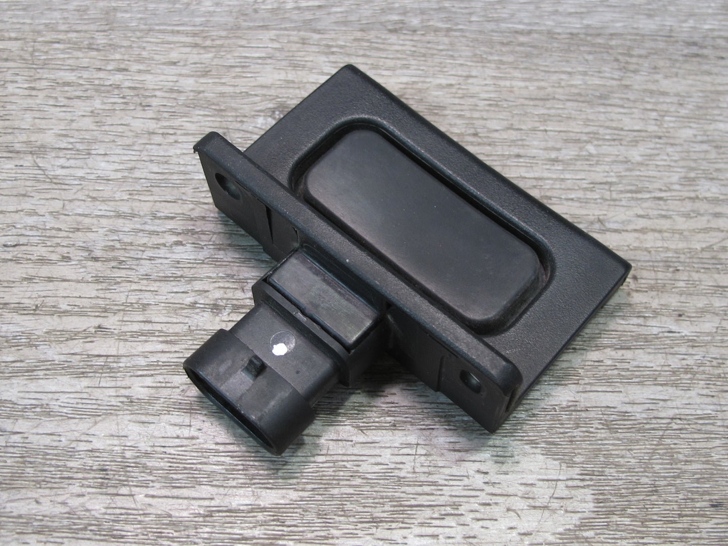 2004-2009 Cadillac XLR Front Right Pass Side Release Switch Button