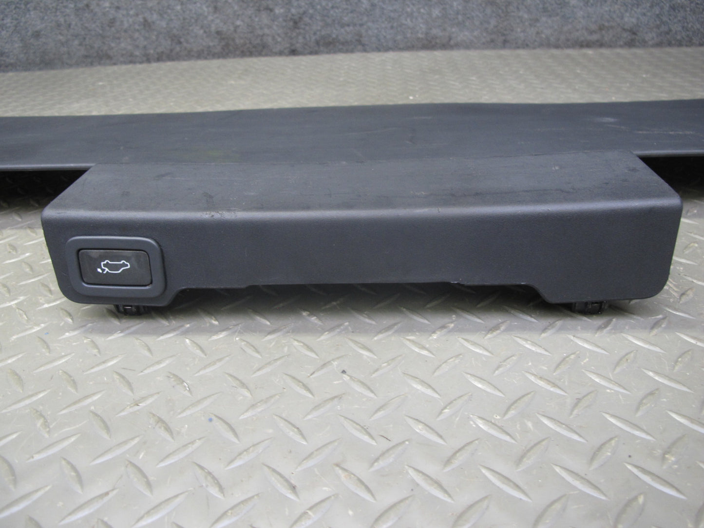 2012-2019 Range Rover Evoque L538 Rear Trunk Lid Tailgate Boot Trim Panel