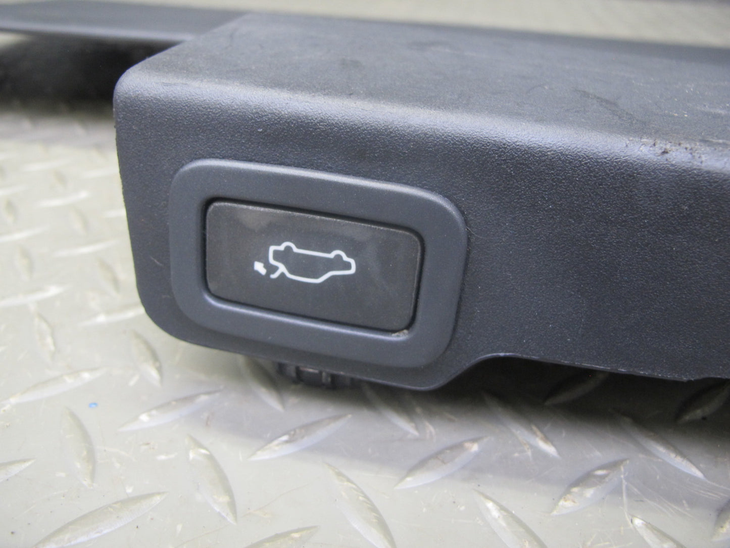 2012-2019 Range Rover Evoque L538 Rear Trunk Lid Tailgate Boot Trim Panel