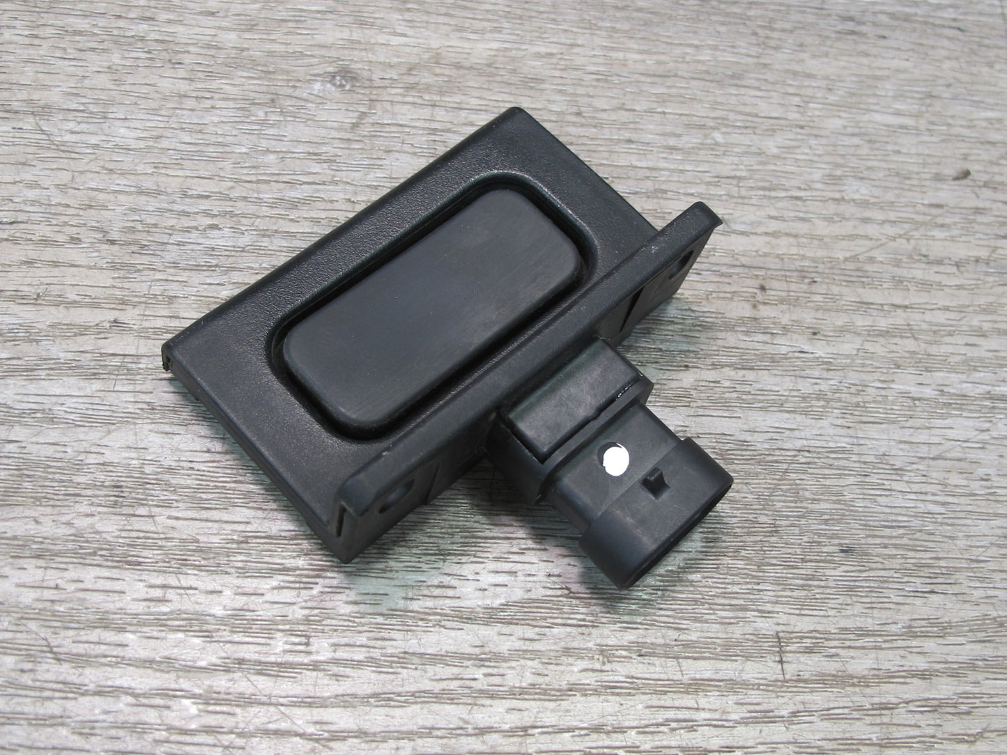2004-2009 Cadillac XLR Front Left Driver Side Release Switch Button