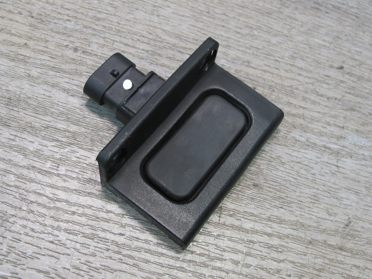2004-2009 Cadillac XLR Front Left Driver Side Release Switch Button
