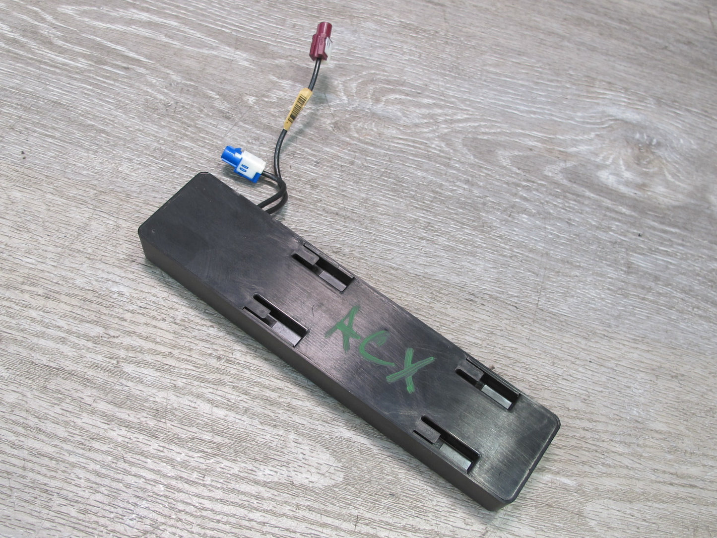 2004-2009 Cadillac XLR Windshield GPS Navigation Antenna Module