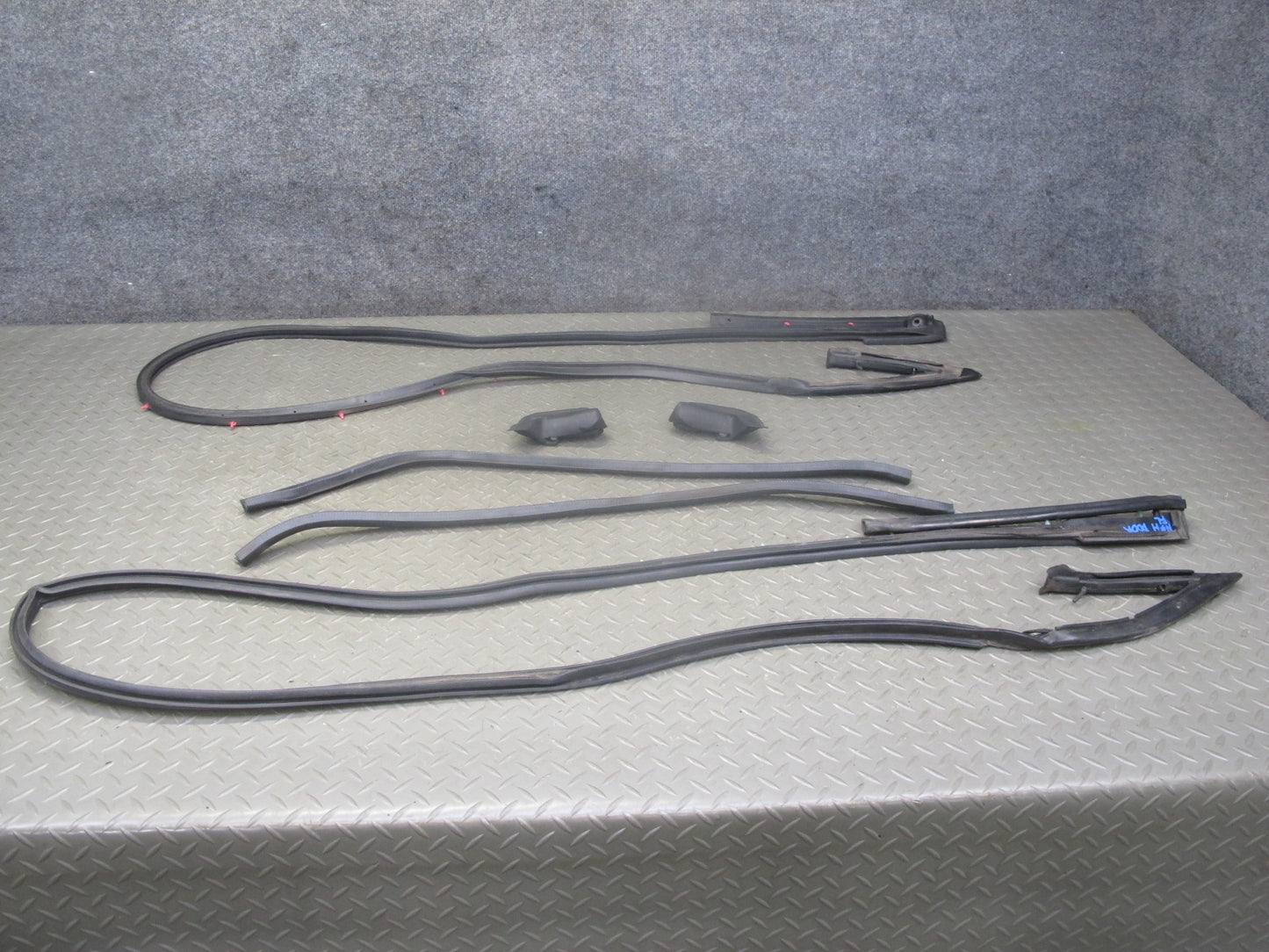 93-96 Nissan Z32 300ZX Convert Rear Door Weatherstrip Rubber Seal Gasket Set