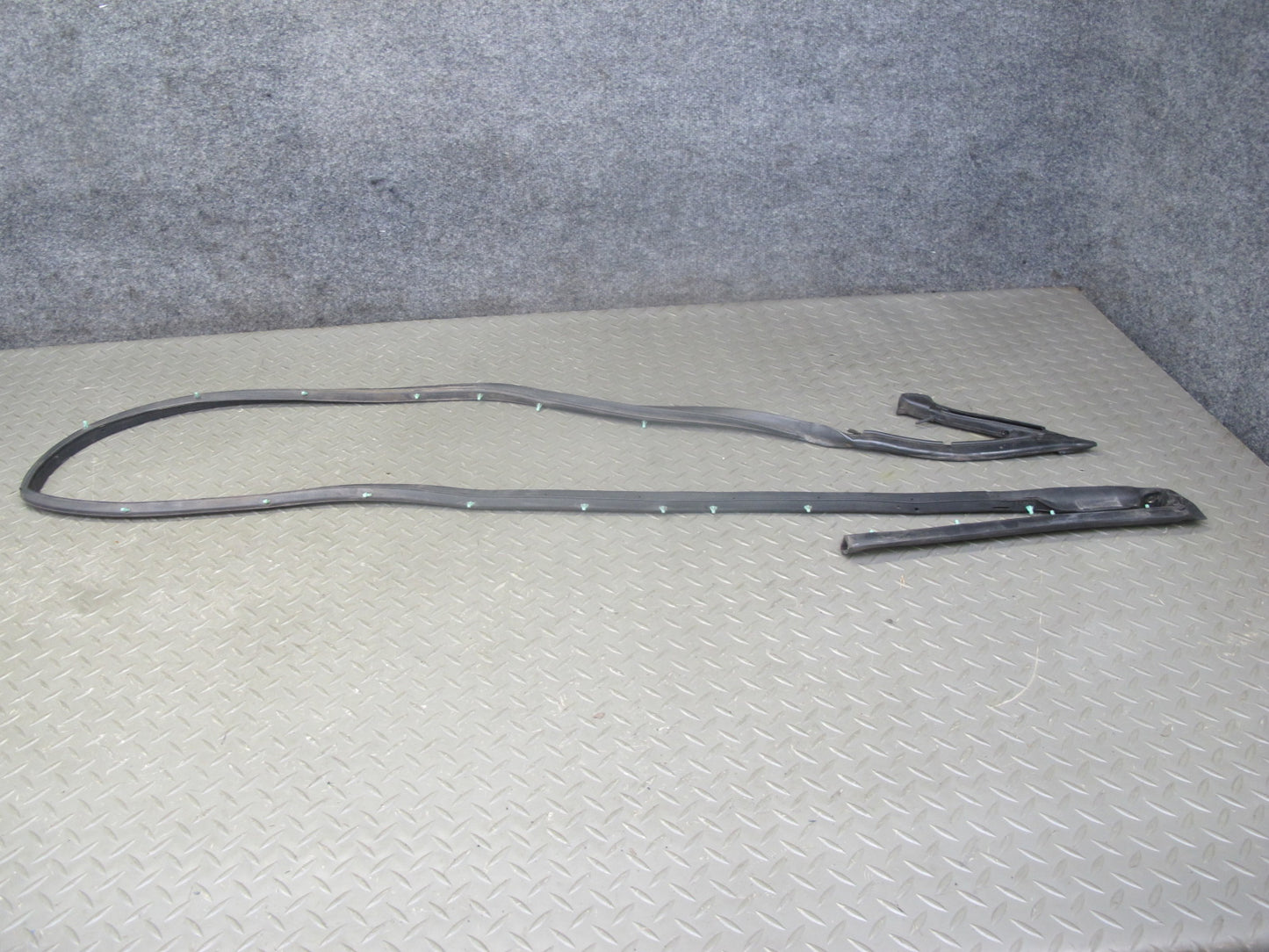 93-96 Nissan Z32 300ZX Convert Rear Door Weatherstrip Rubber Seal Gasket Set