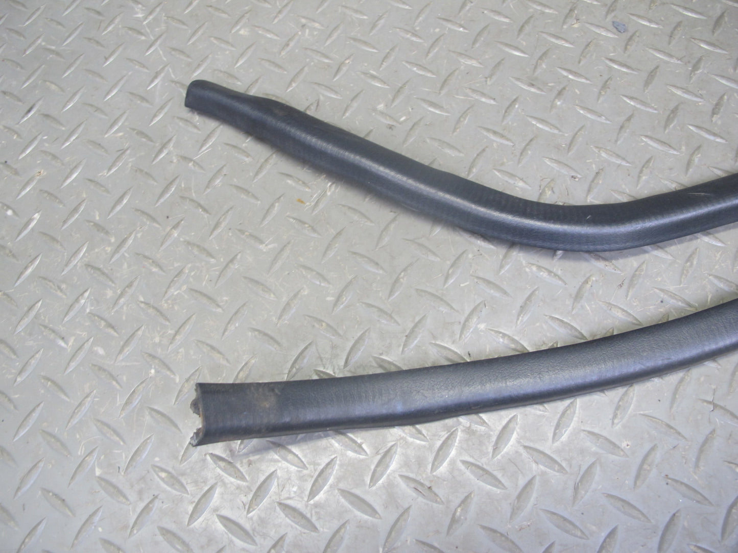 93-96 Nissan Z32 300ZX Convert Rear Door Weatherstrip Rubber Seal Gasket Set