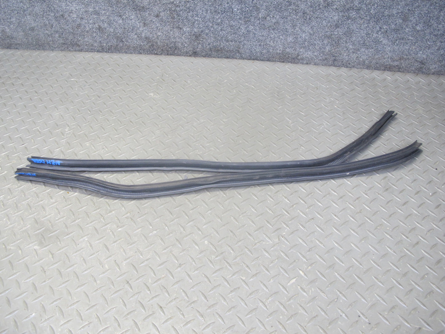 93-96 Nissan Z32 300ZX Convert Rear Door Weatherstrip Rubber Seal Gasket Set
