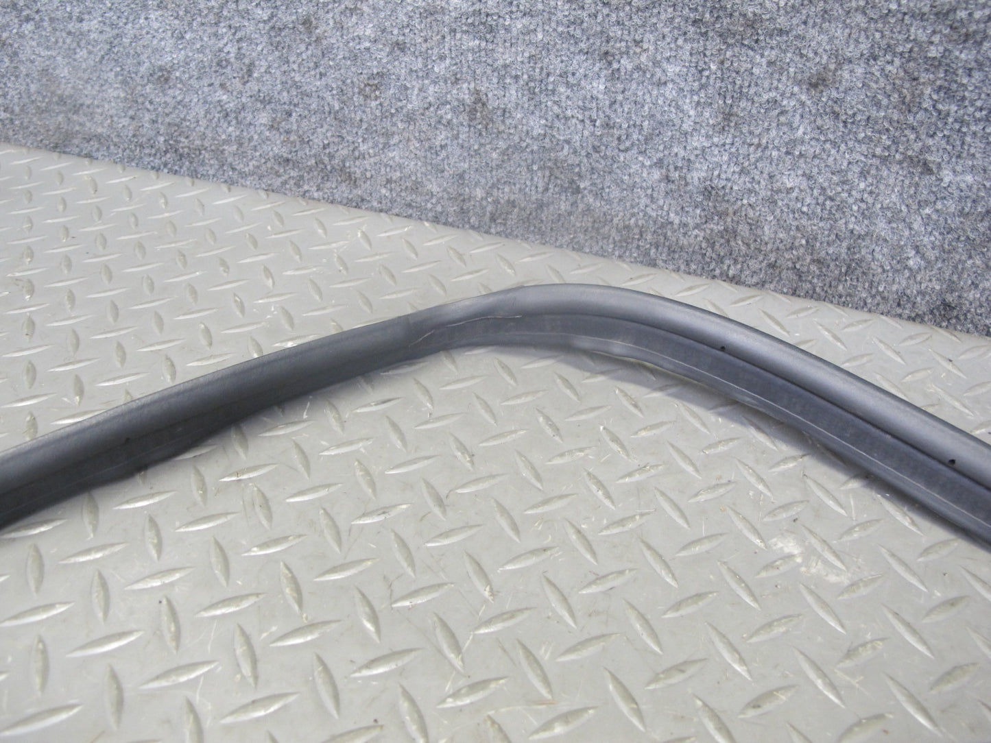 93-96 Nissan Z32 300ZX Convertible Rear Roof Storage Lid Weatherstrip Seal OEM