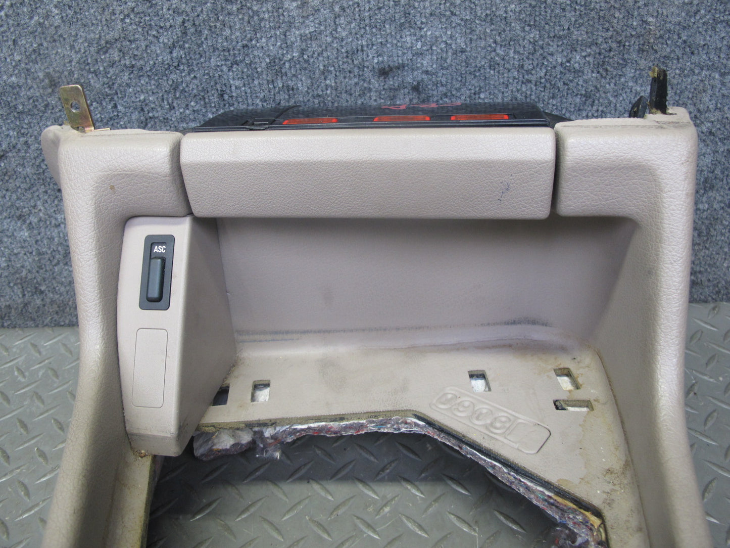 94-95 BMW E34 530i 540i Sedan Front Center Console Panel w Ashtray Parchment OEM