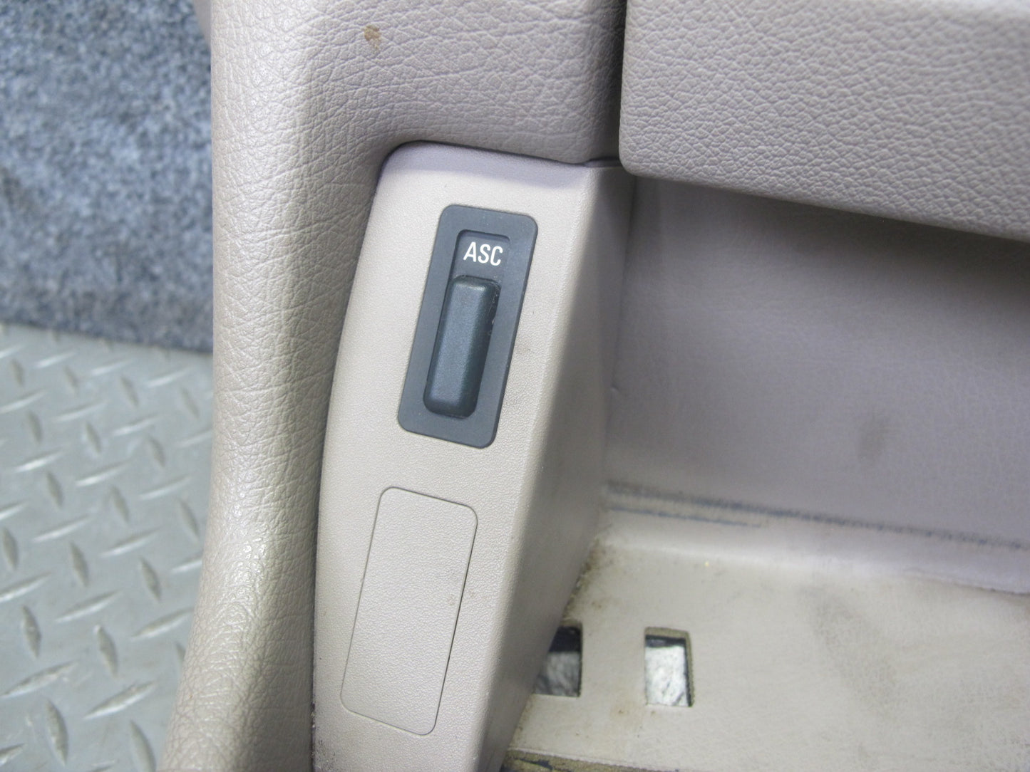 94-95 BMW E34 530i 540i Sedan Front Center Console Panel w Ashtray Parchment OEM