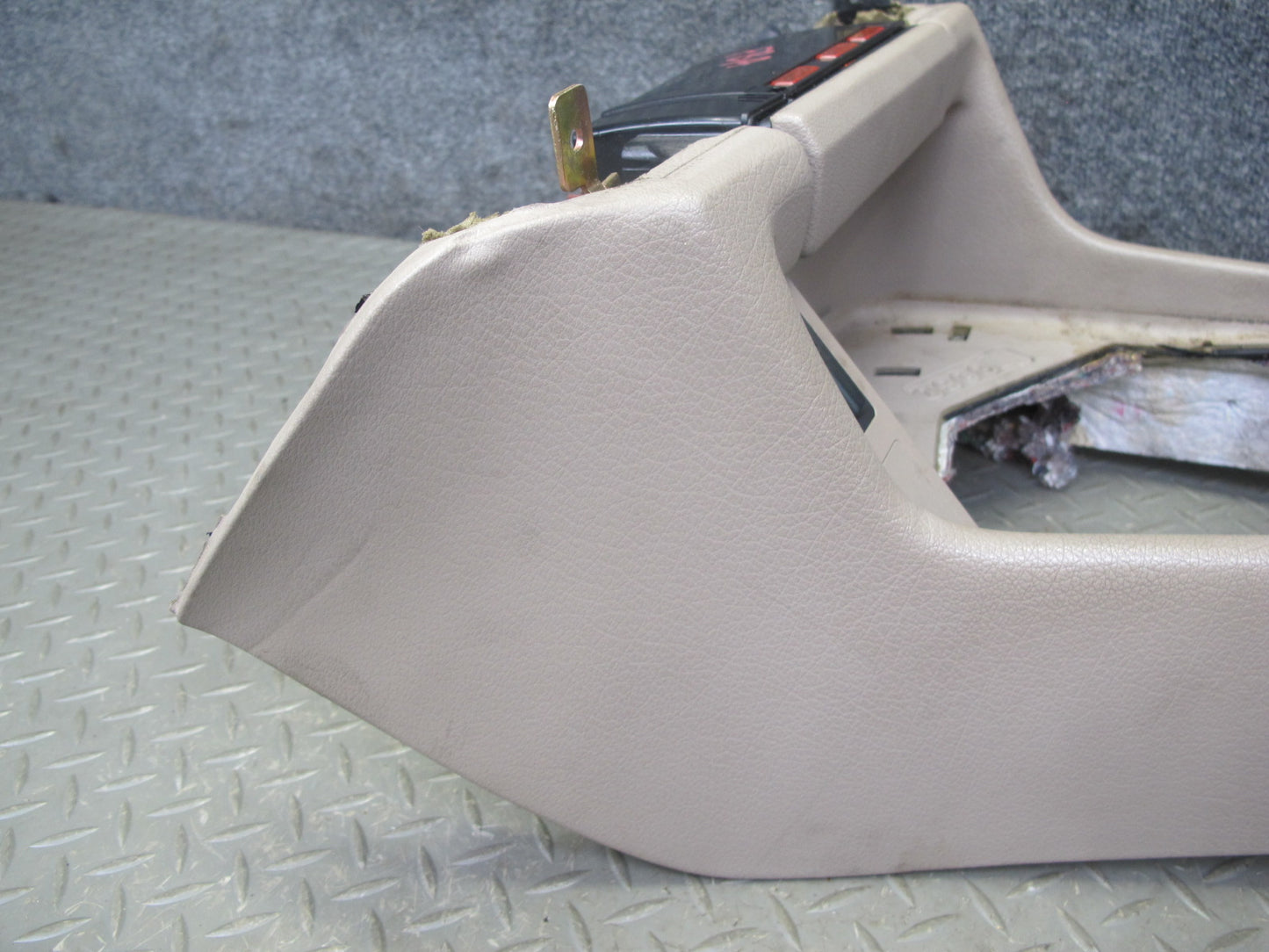 94-95 BMW E34 530i 540i Sedan Front Center Console Panel w Ashtray Parchment OEM