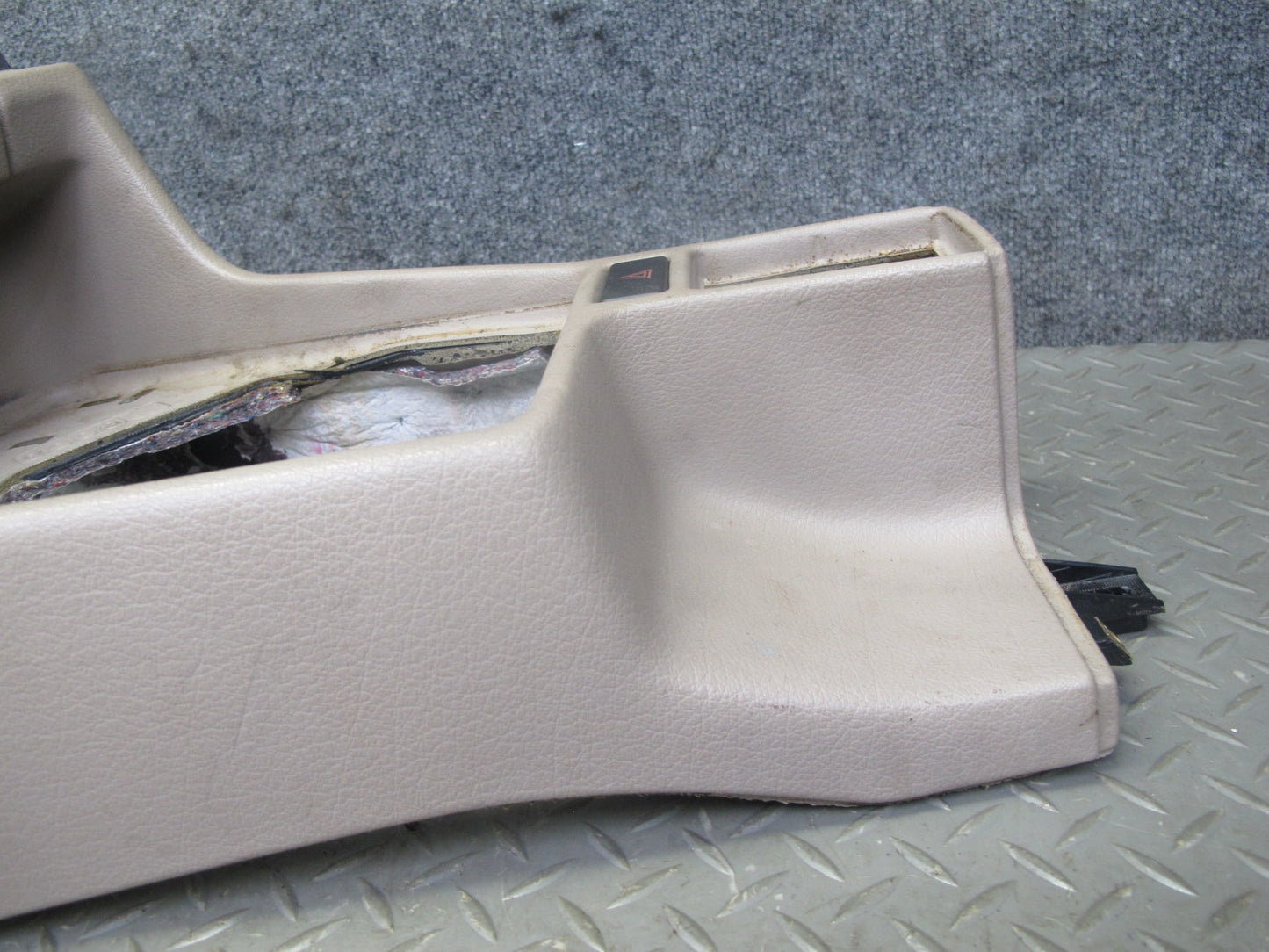 94-95 BMW E34 530i 540i Sedan Front Center Console Panel w Ashtray Parchment OEM
