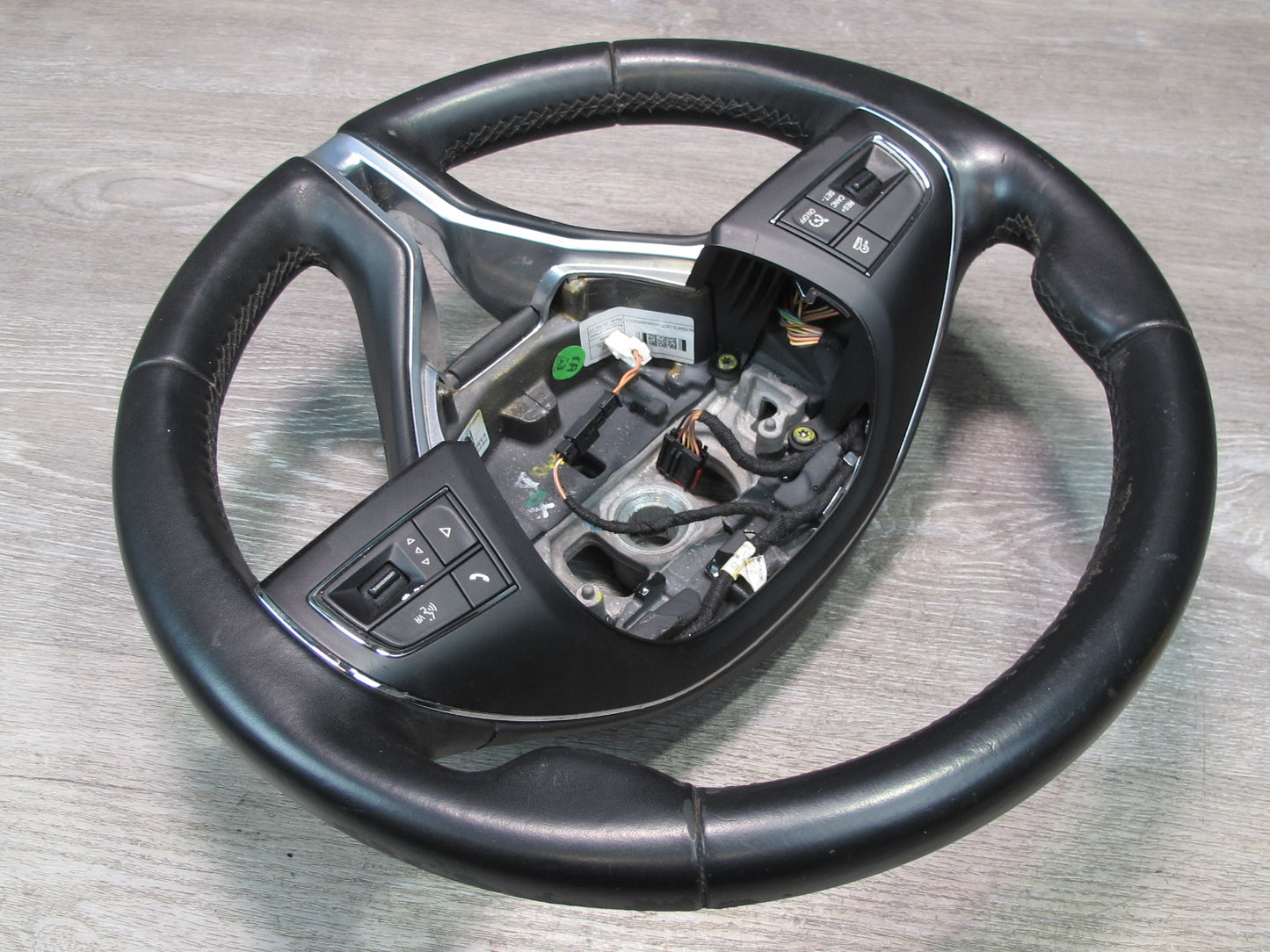 2017-2020 Maserati Levante M161 Leather Steering w Controls