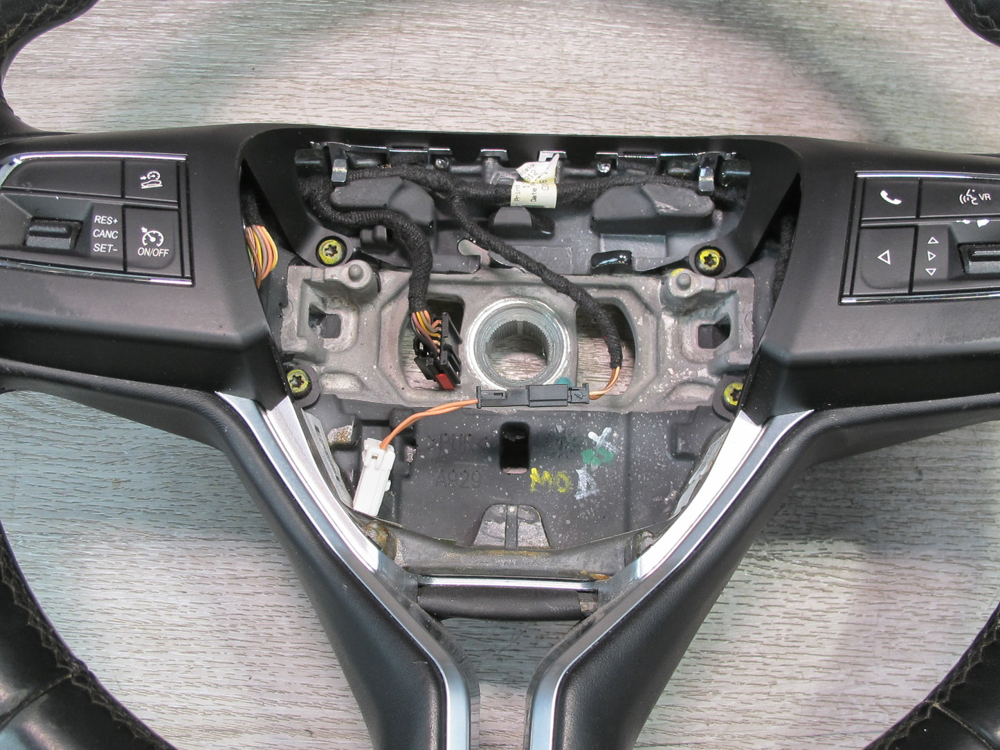 2017-2020 Maserati Levante M161 Leather Steering w Controls