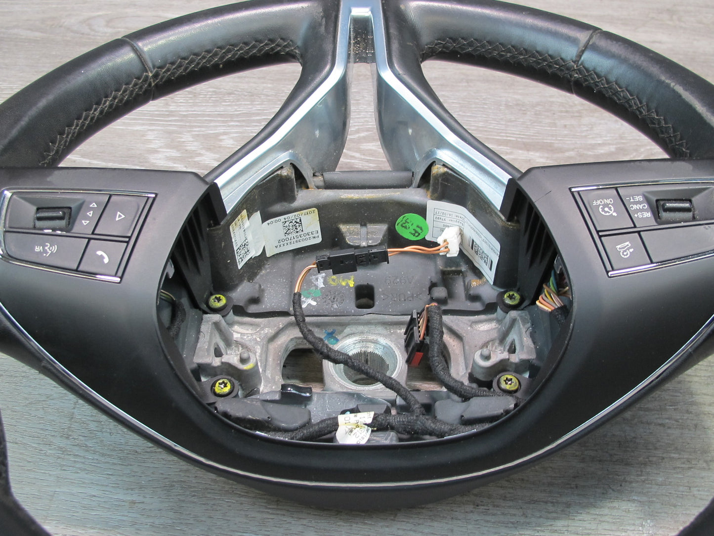 2017-2020 Maserati Levante M161 Leather Steering w Controls