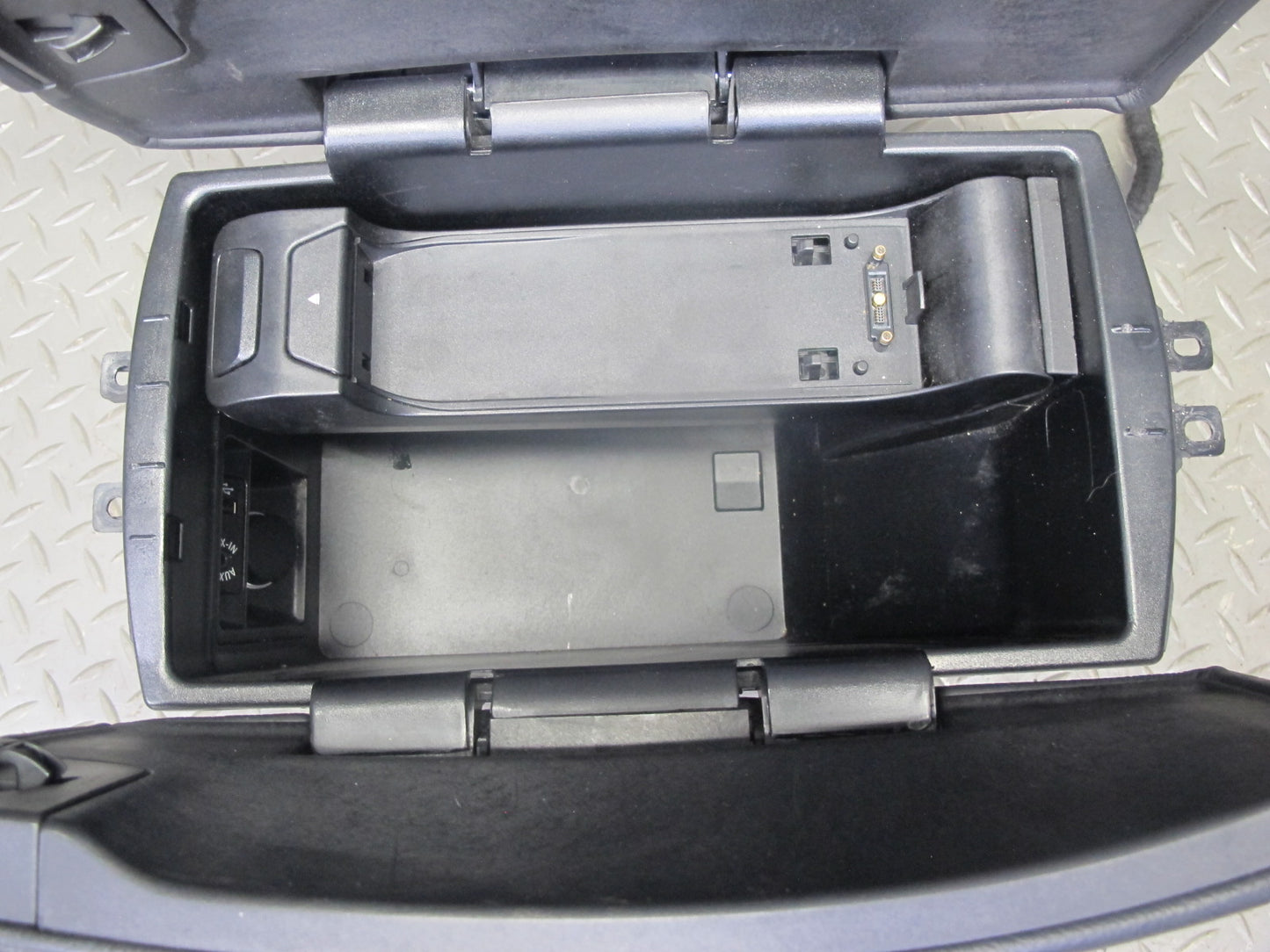 2008-2014 BMW E71 E72 X6 Center Console Leather Armrest Compartment Storage