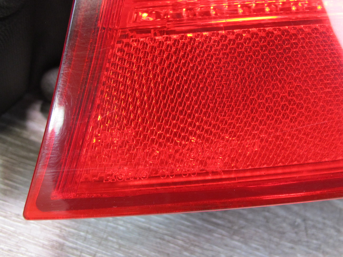 08-09 Lexus UVF46 LS600h Rear Right Outer Tail Light Lamp Assembly OEM
