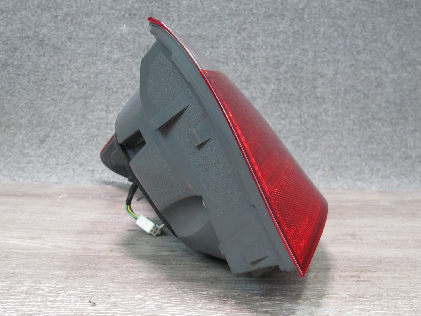 08-09 Lexus UVF46 LS600h Rear Right Outer Tail Light Lamp Assembly OEM